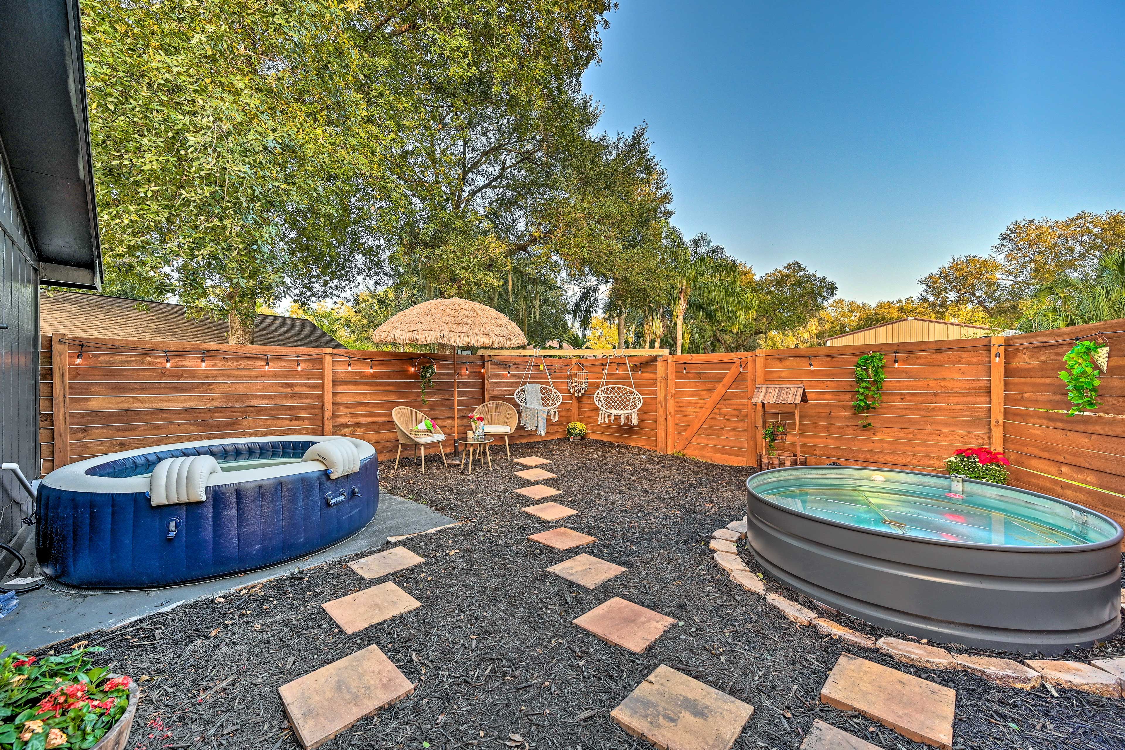 Detached Studio Fenced Yard | Pool | Hot Tub