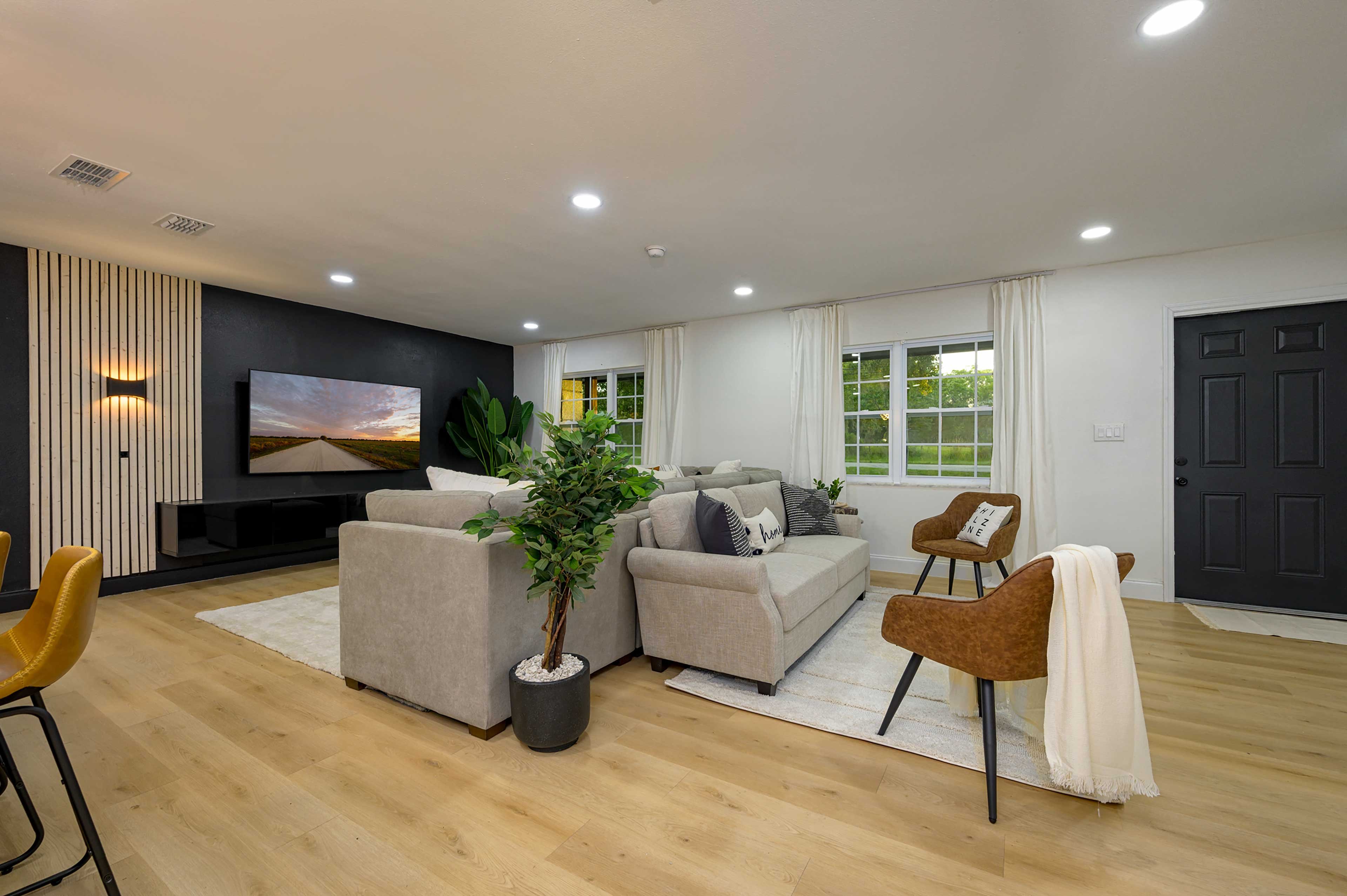 Living Room | Free WiFi | Central Heating & A/C | Queen Sleeper Sofa