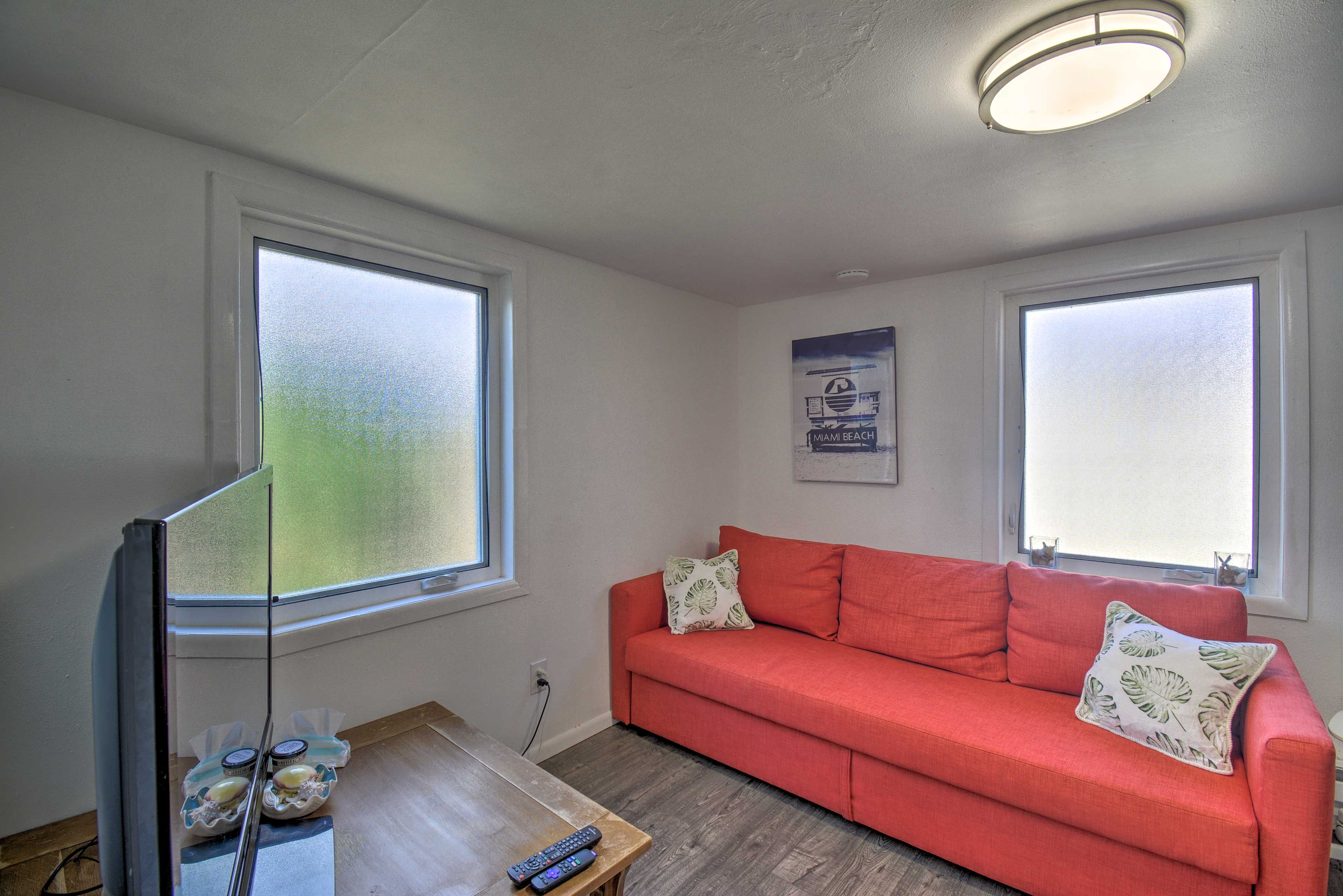 Living Room | Queen Sleeper Sofa