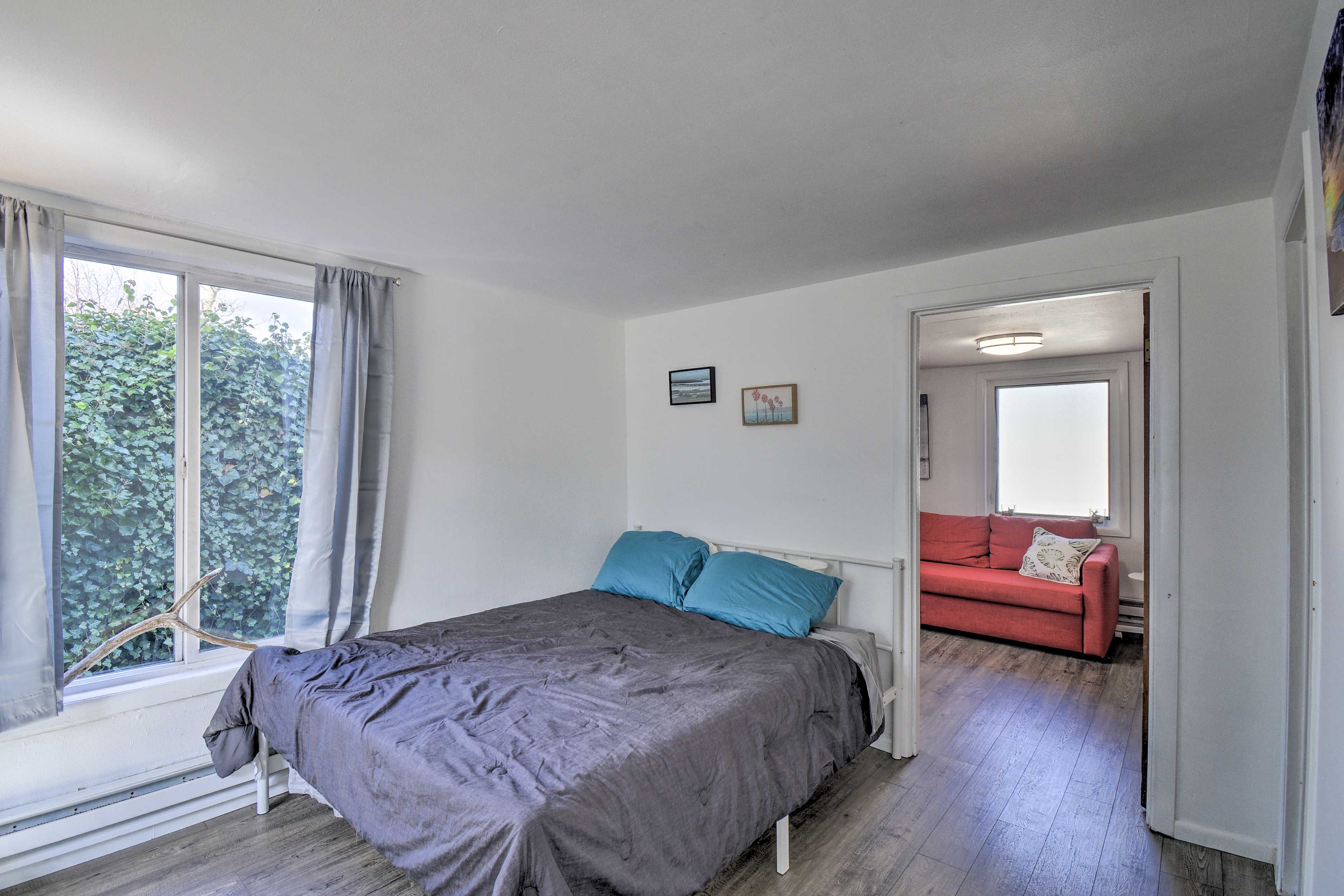 Bedroom | Queen Bed