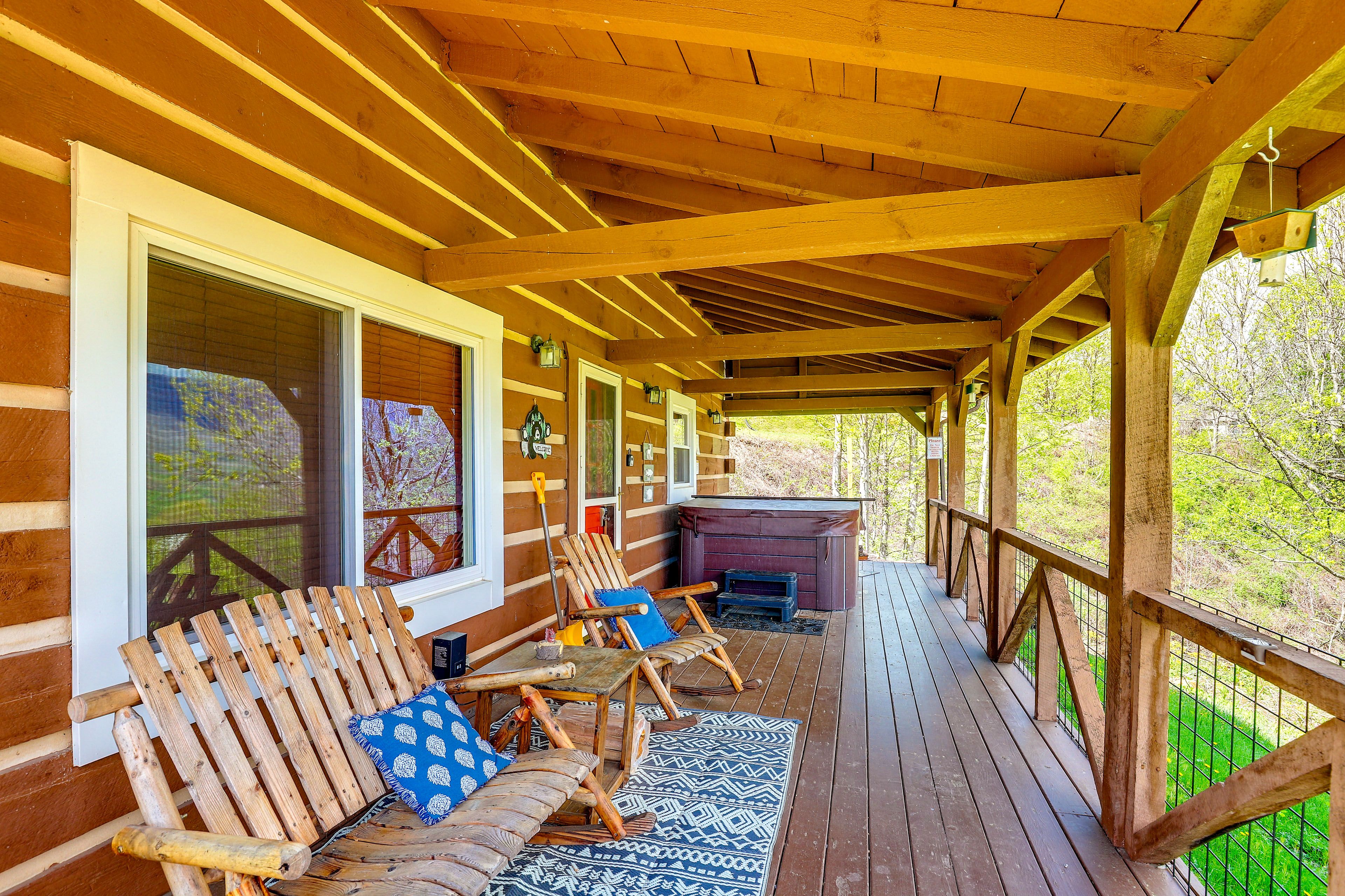 Deck | Hot Tub