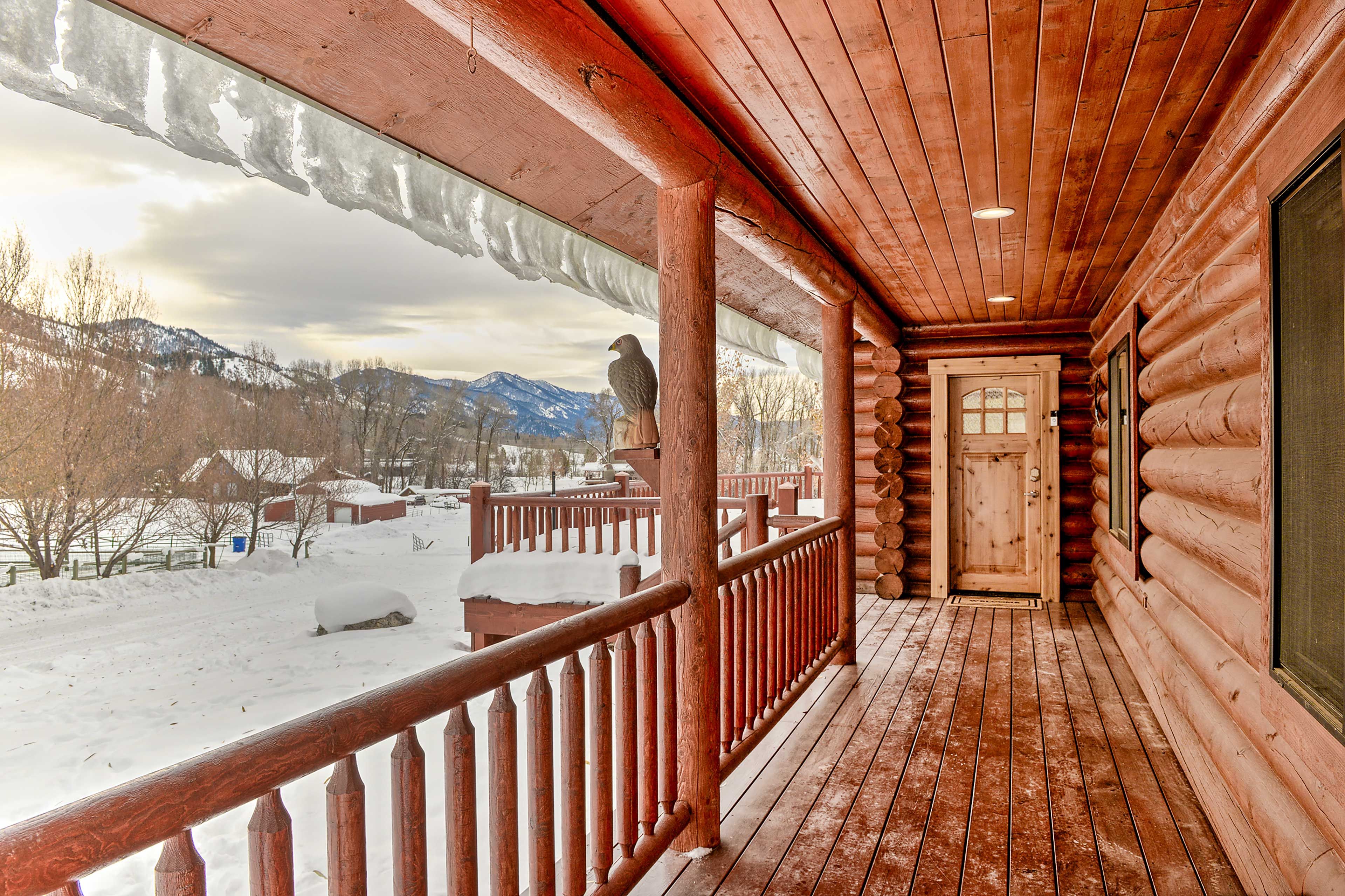 Exterior | Entry