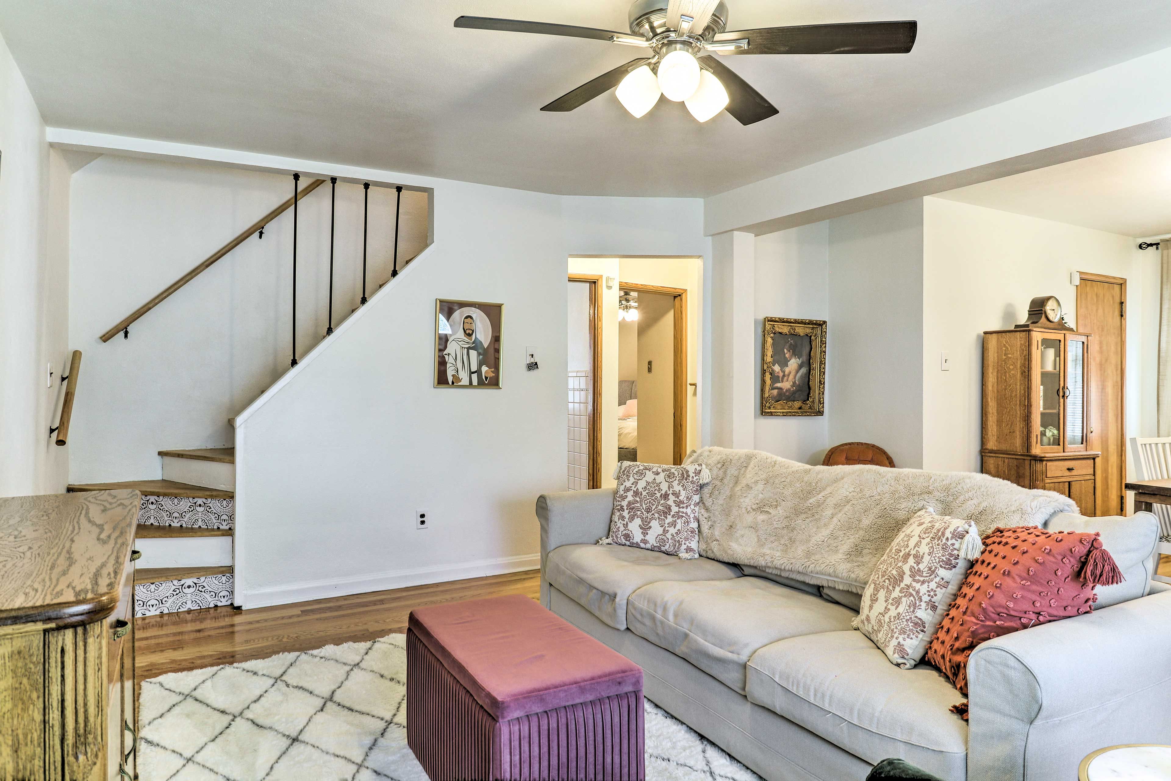 Living Room | Free WiFi | Central A/C