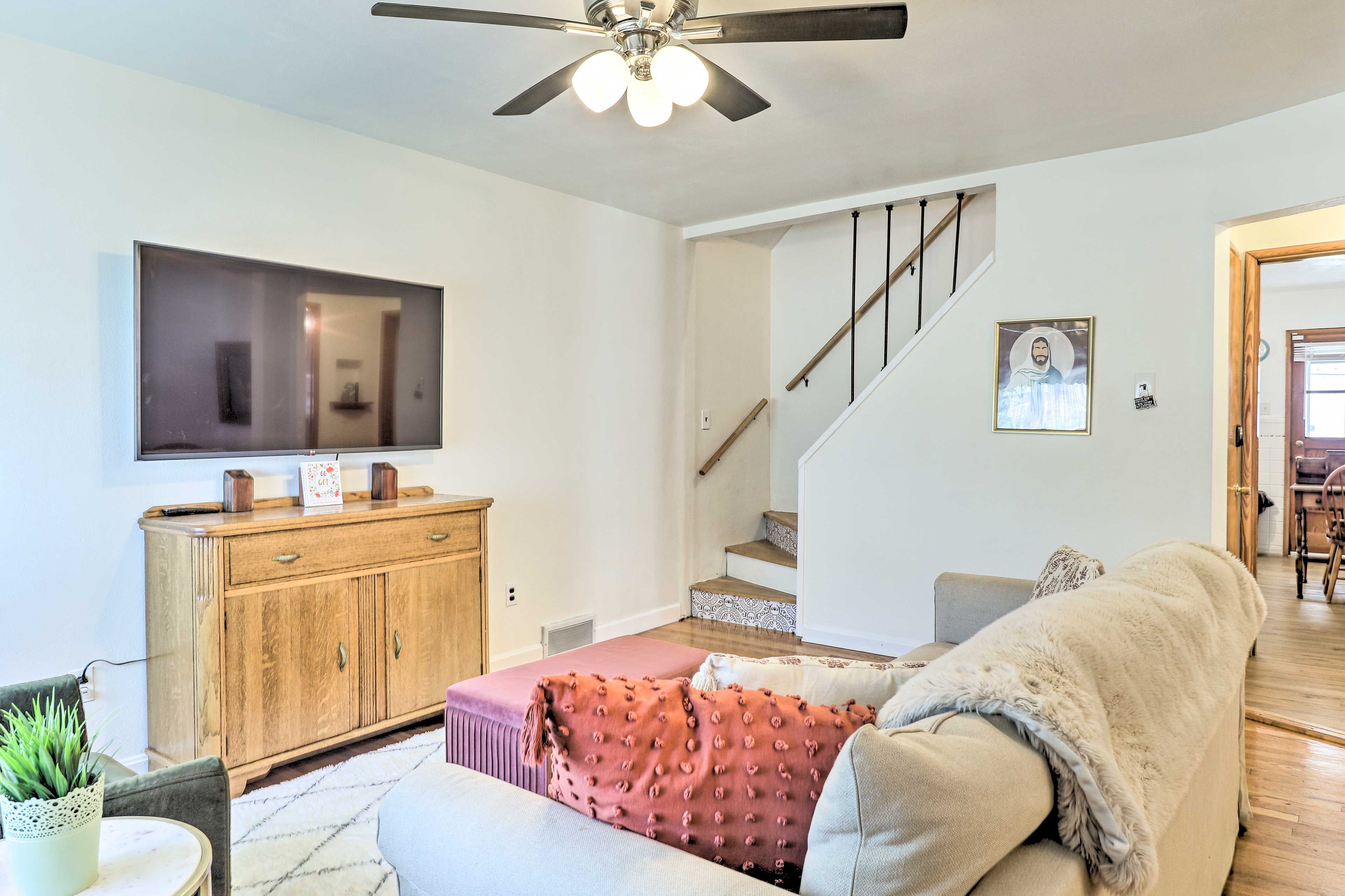 Living Room | Main Floor | Smart TV