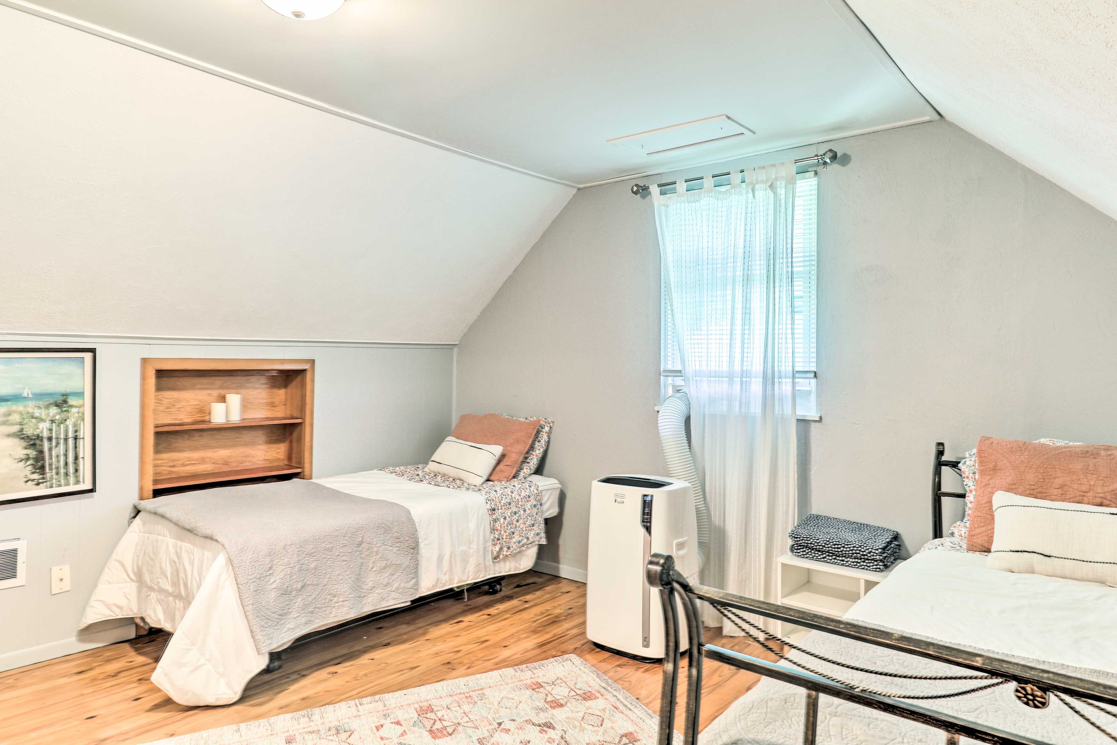 Bedroom 3 | 2 Twin Beds | 2nd Floor | Stairs Required
