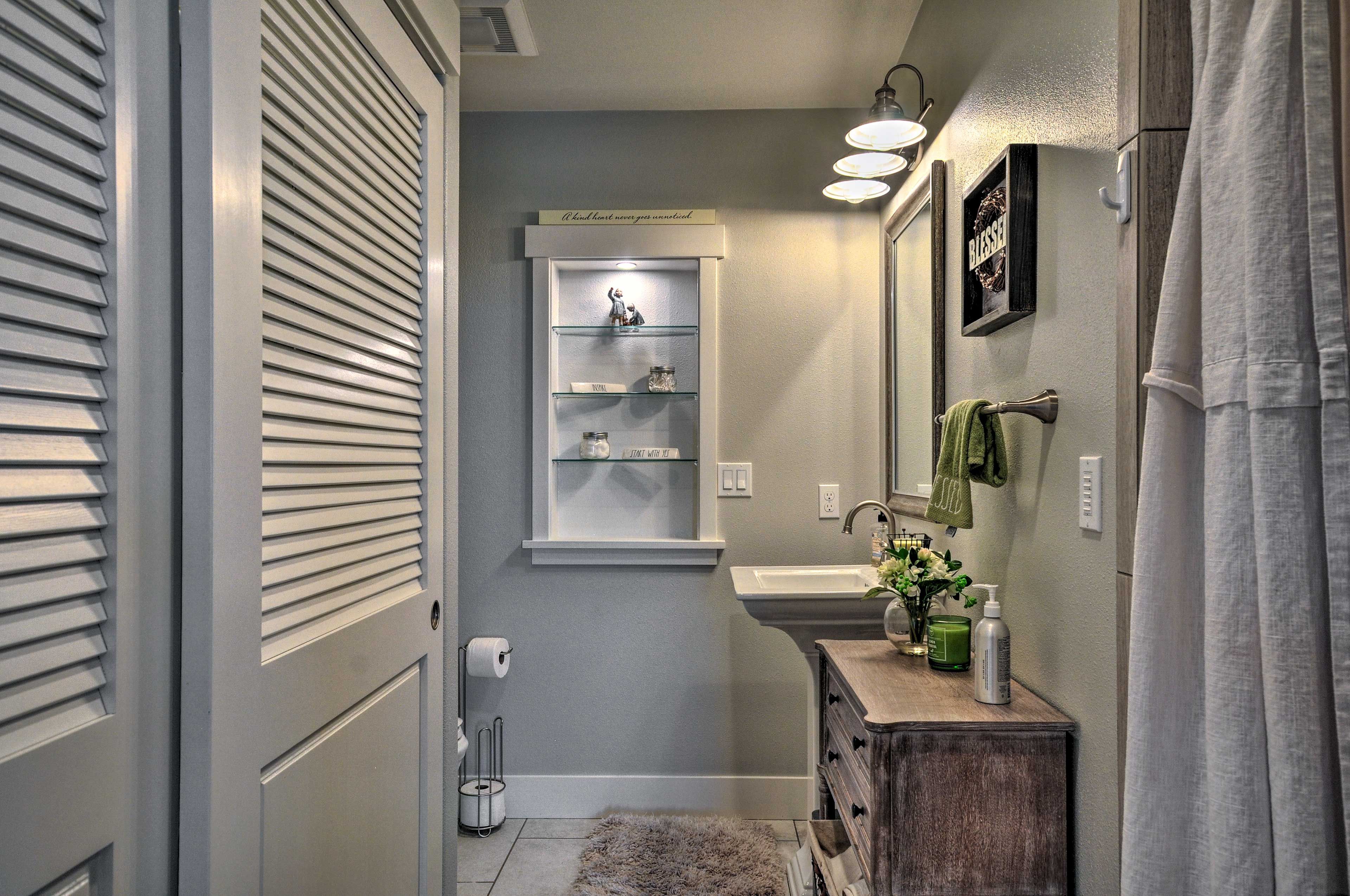 Bathroom | Towels Provided