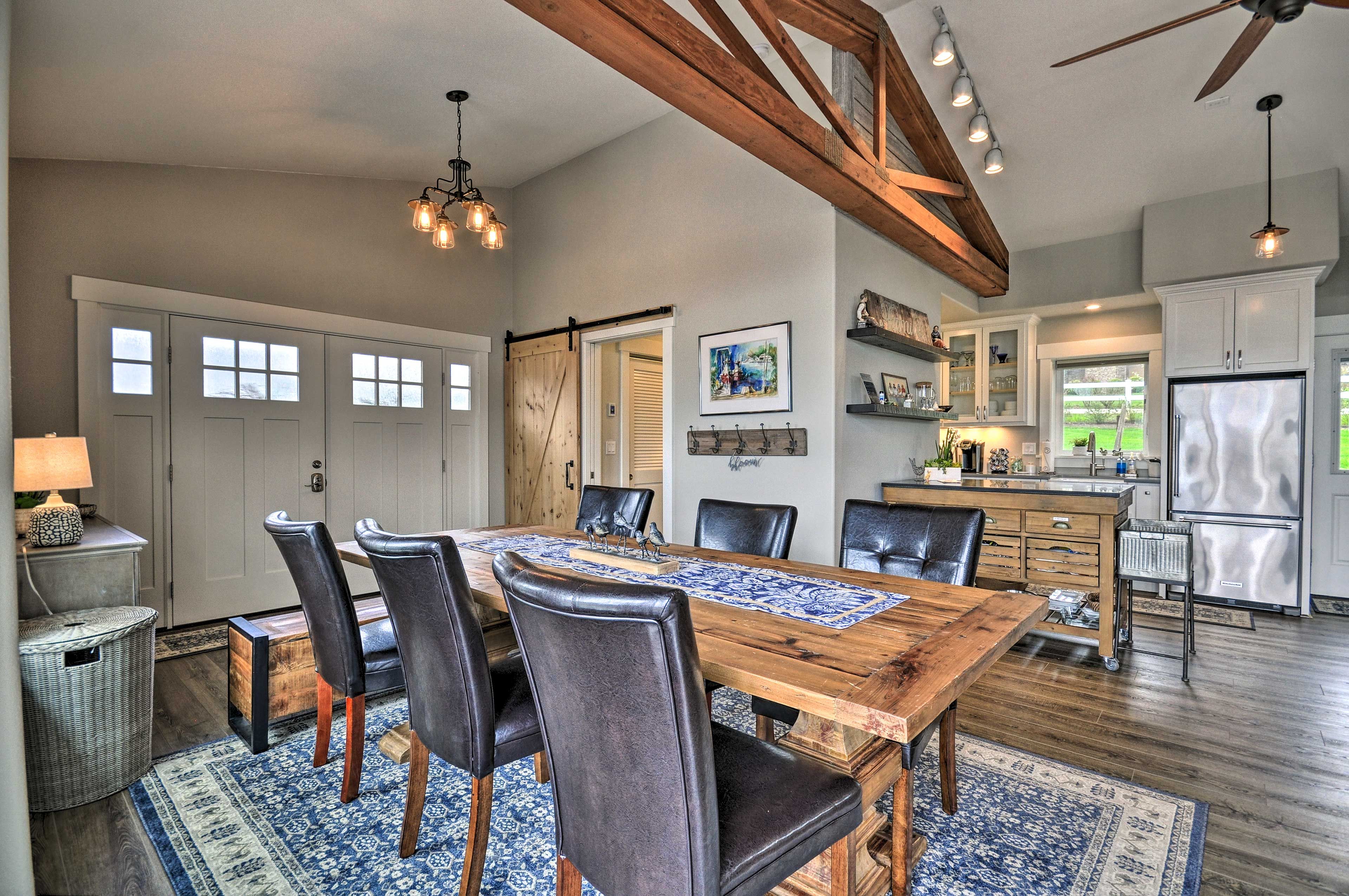 Dining Area | Dishware & Flatware