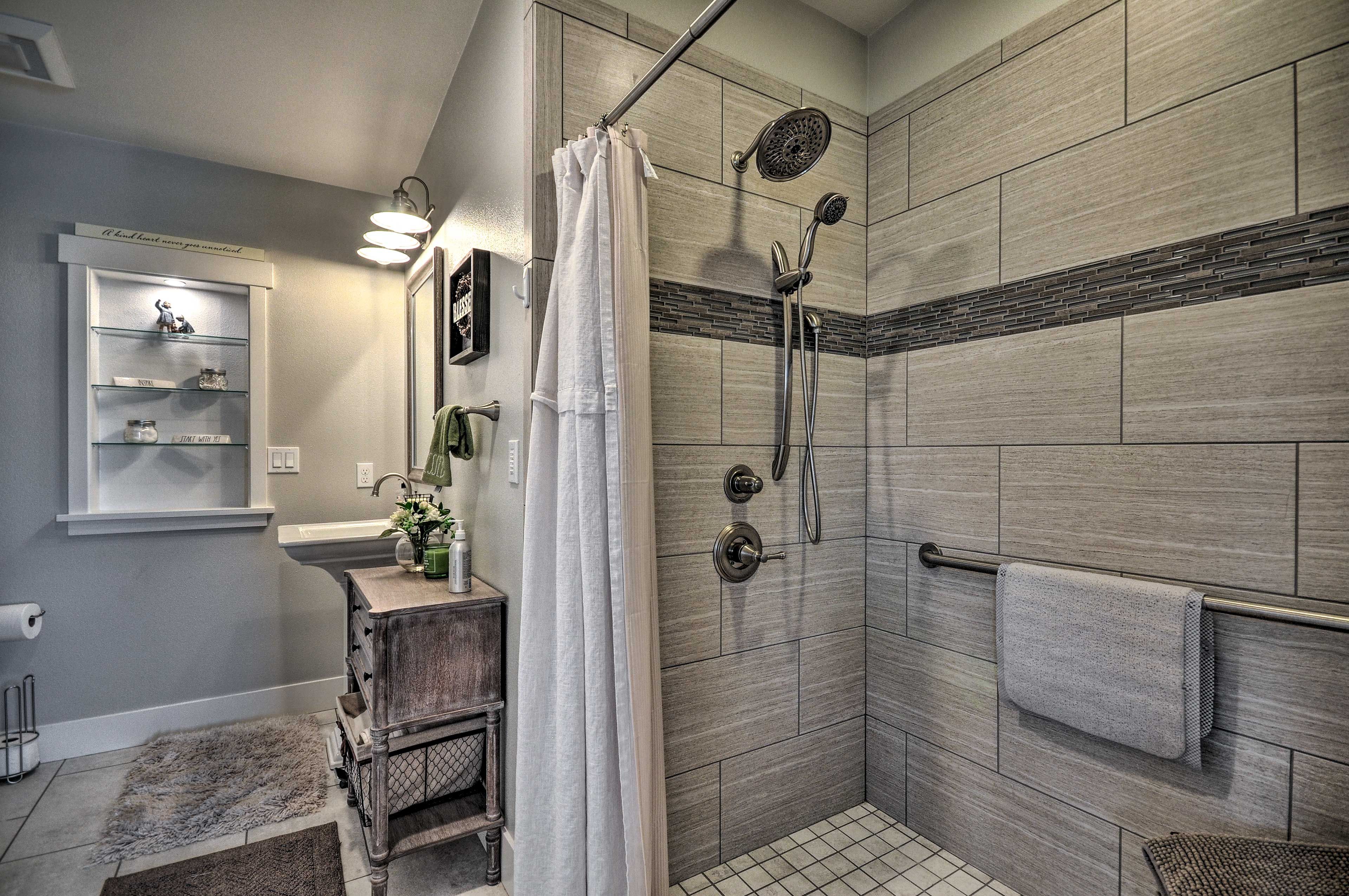 Bathroom | Complimentary Toiletries | Hair Dryer