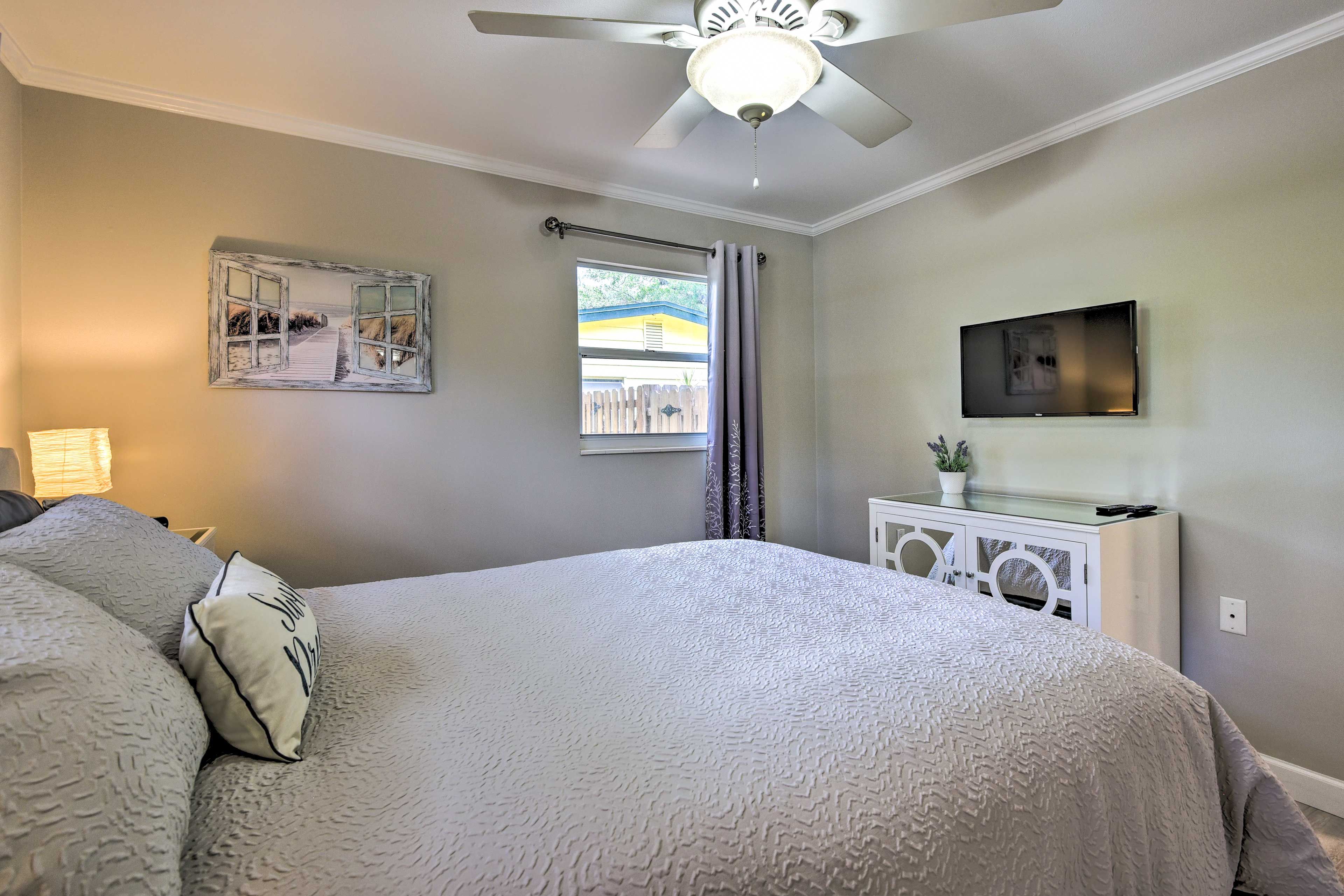 Bedroom 2 | Smart TV