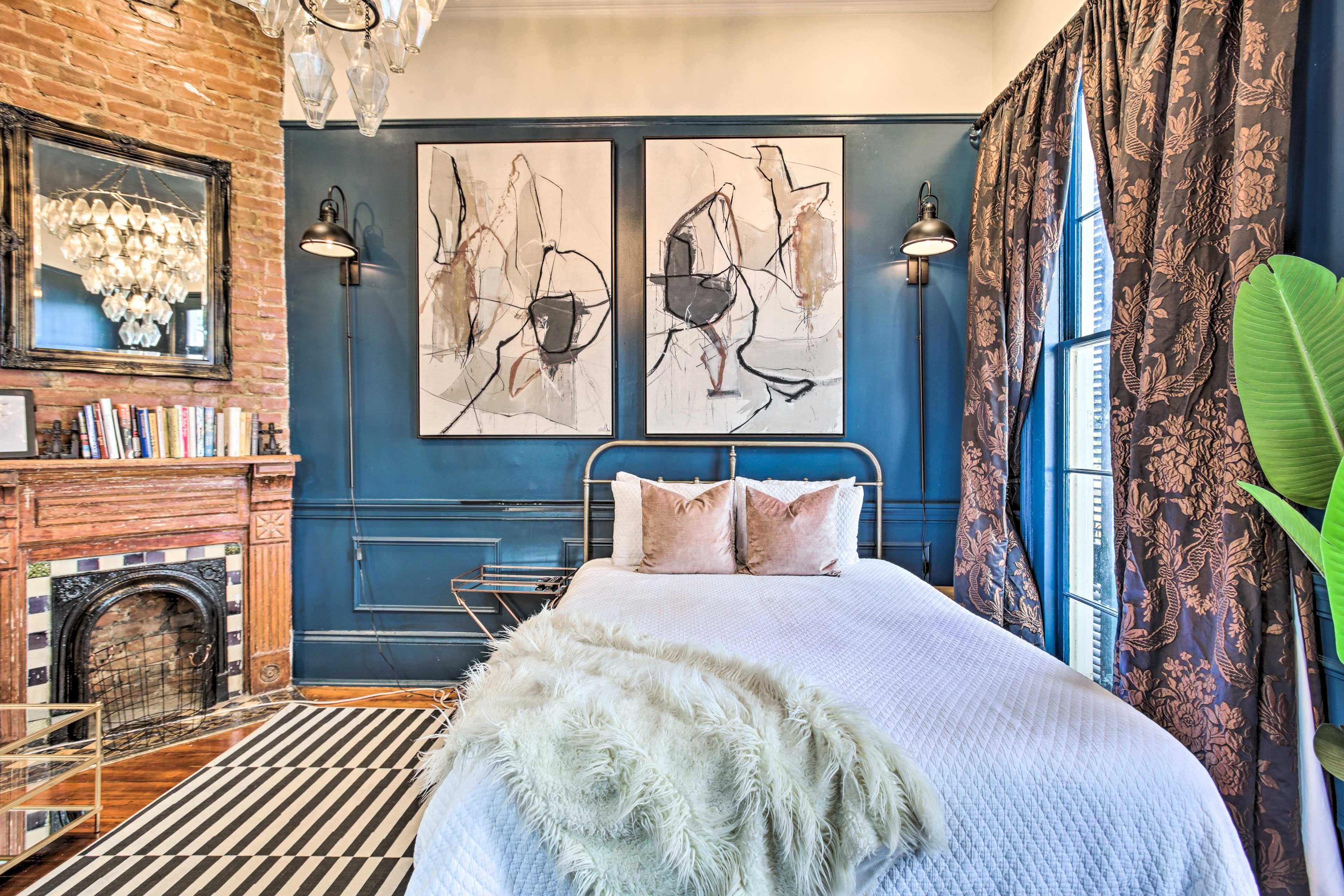 Studio | Queen Bed | Single-Story Unit