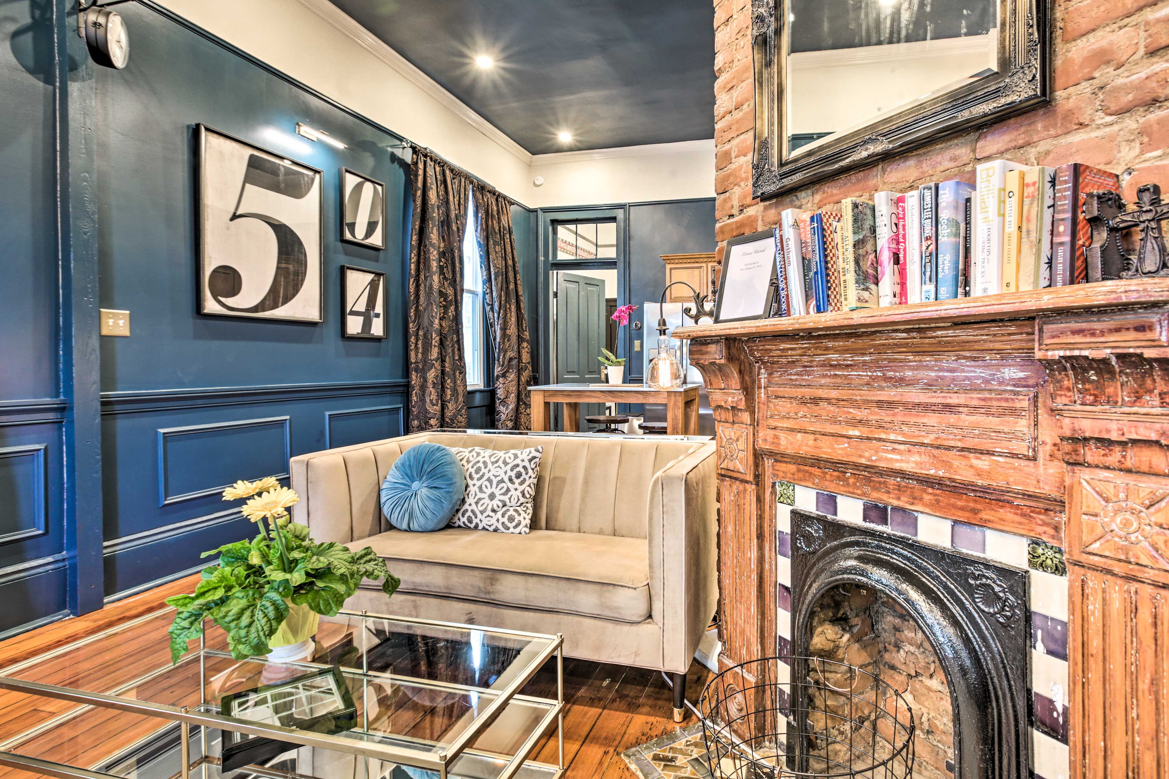 Studio | Fireplace (Decorative Only)