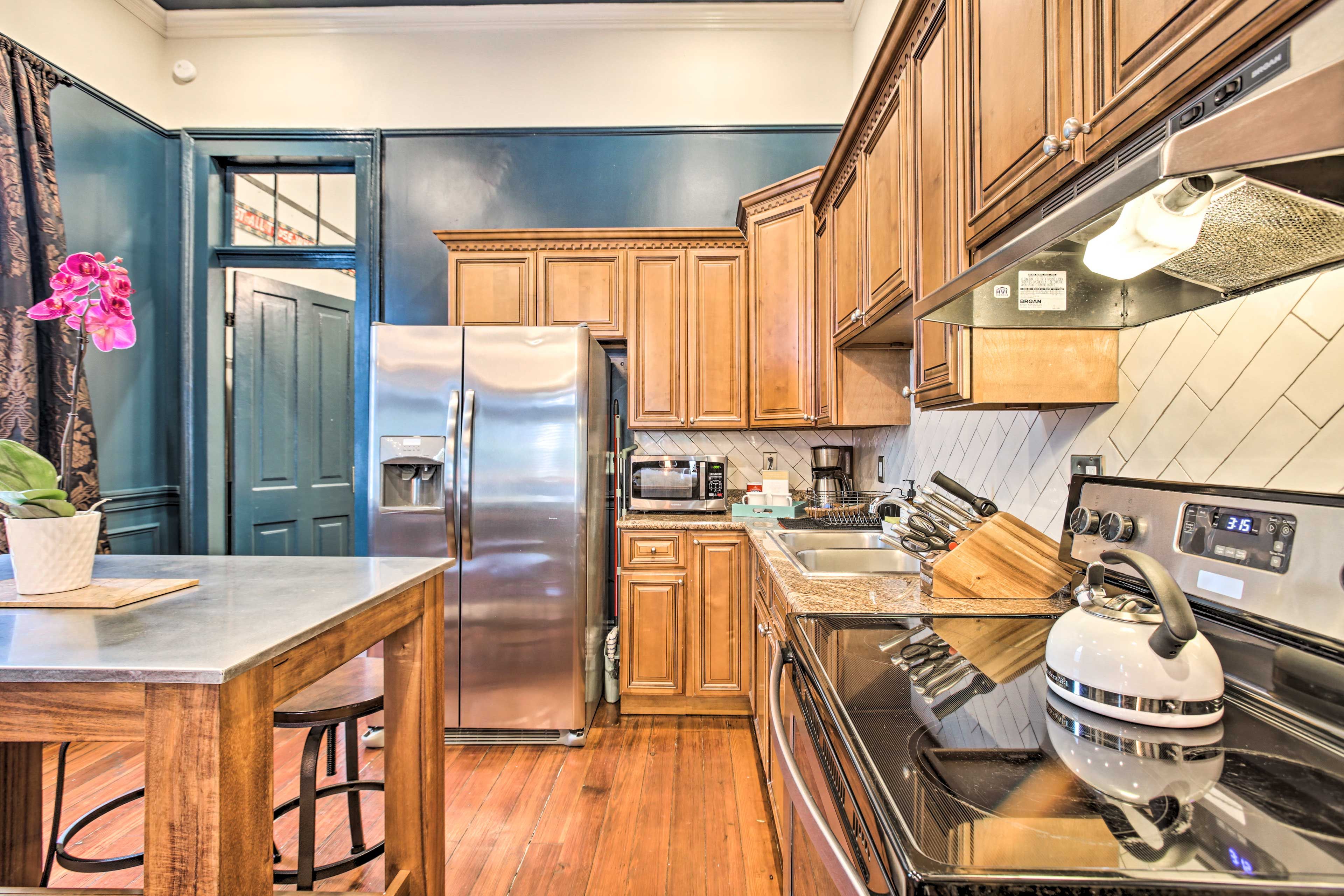 Kitchen | Coffee Maker | Blender | Garbage Disposal