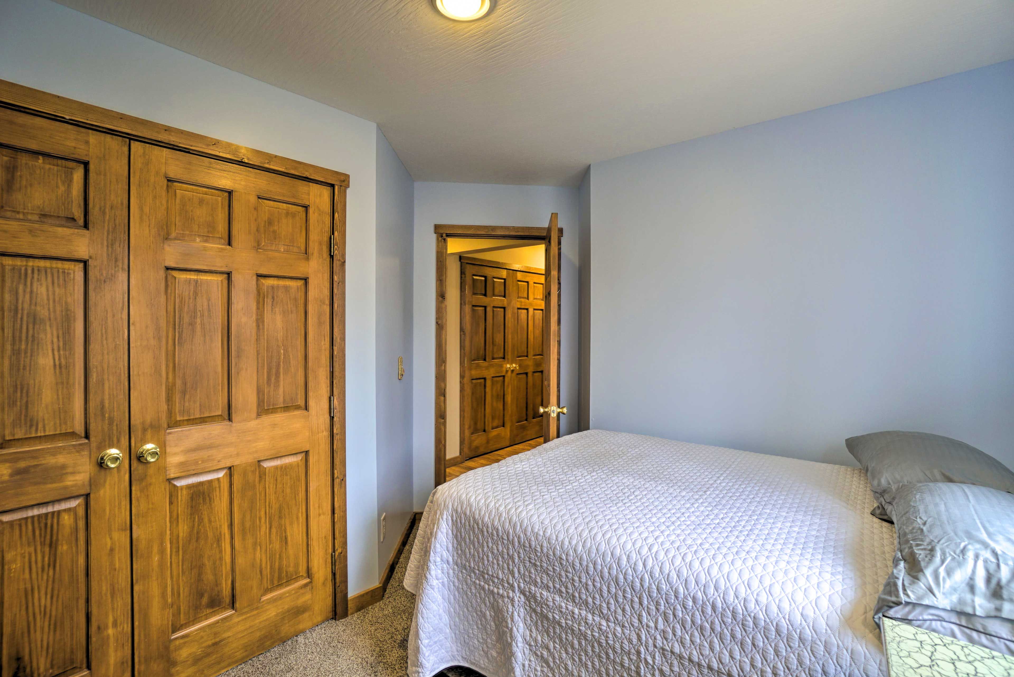 Bedroom 3 | Full Bed | Smart TV