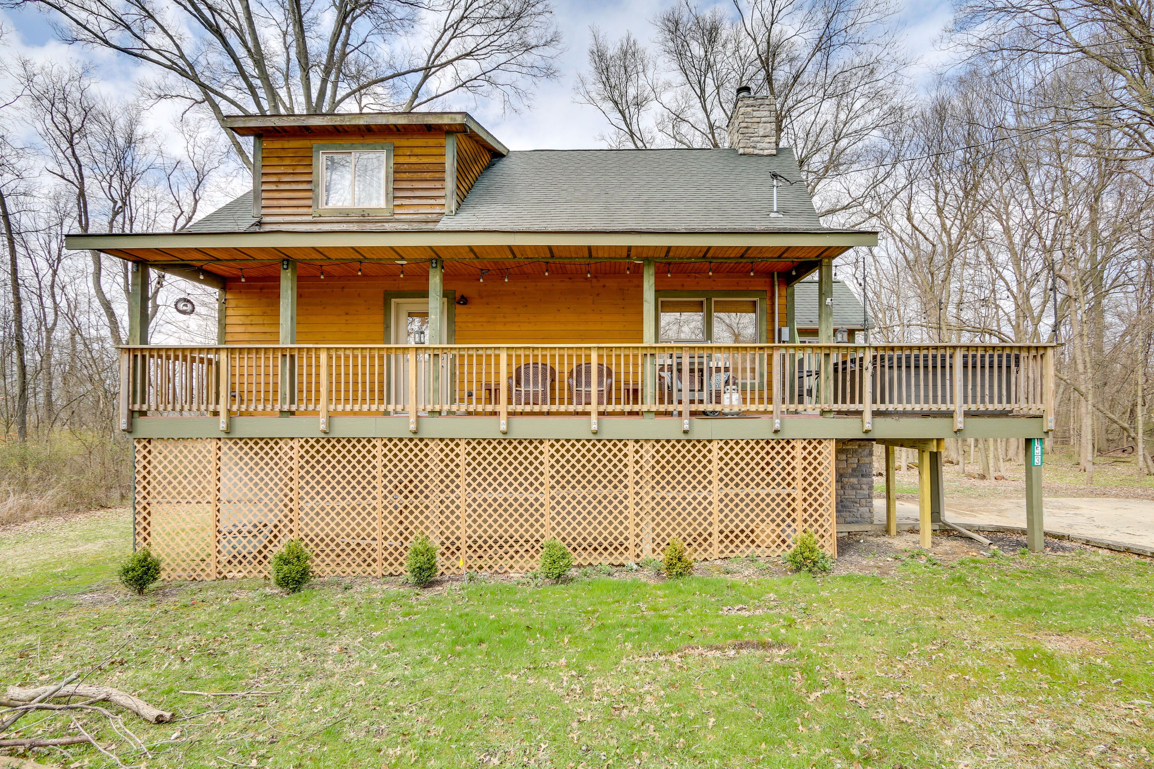 Buckeye Lake Vacation Rental | 5BR | 2.5BA | Stairs Required | 2,275 Sq Ft