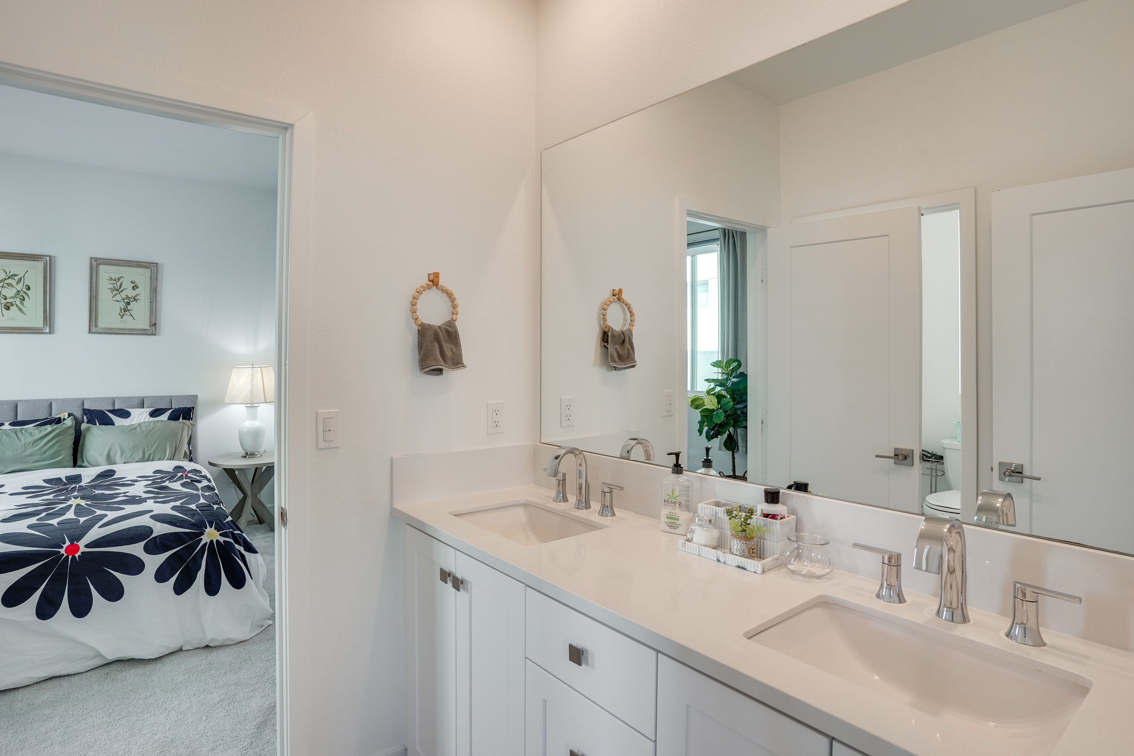 Jack-and-Jill Bathroom | 3rd Floor