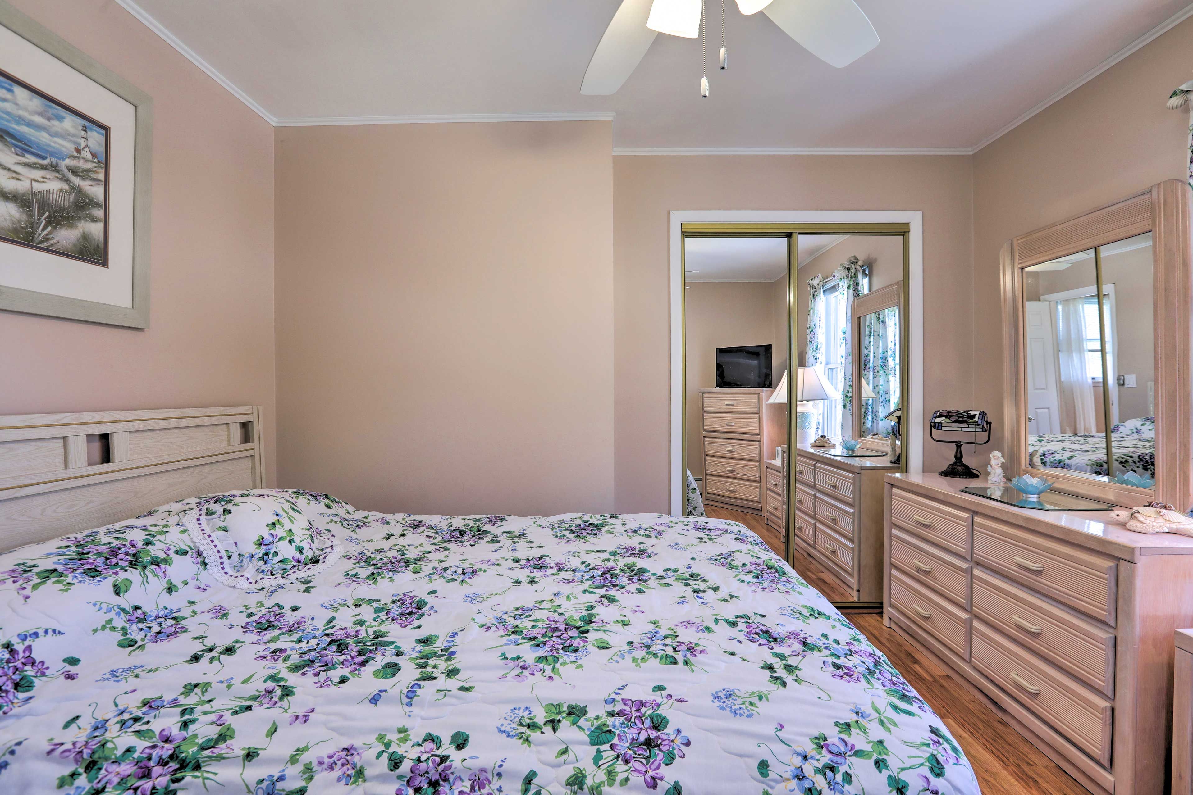 Bedroom 1 | Iron/Board