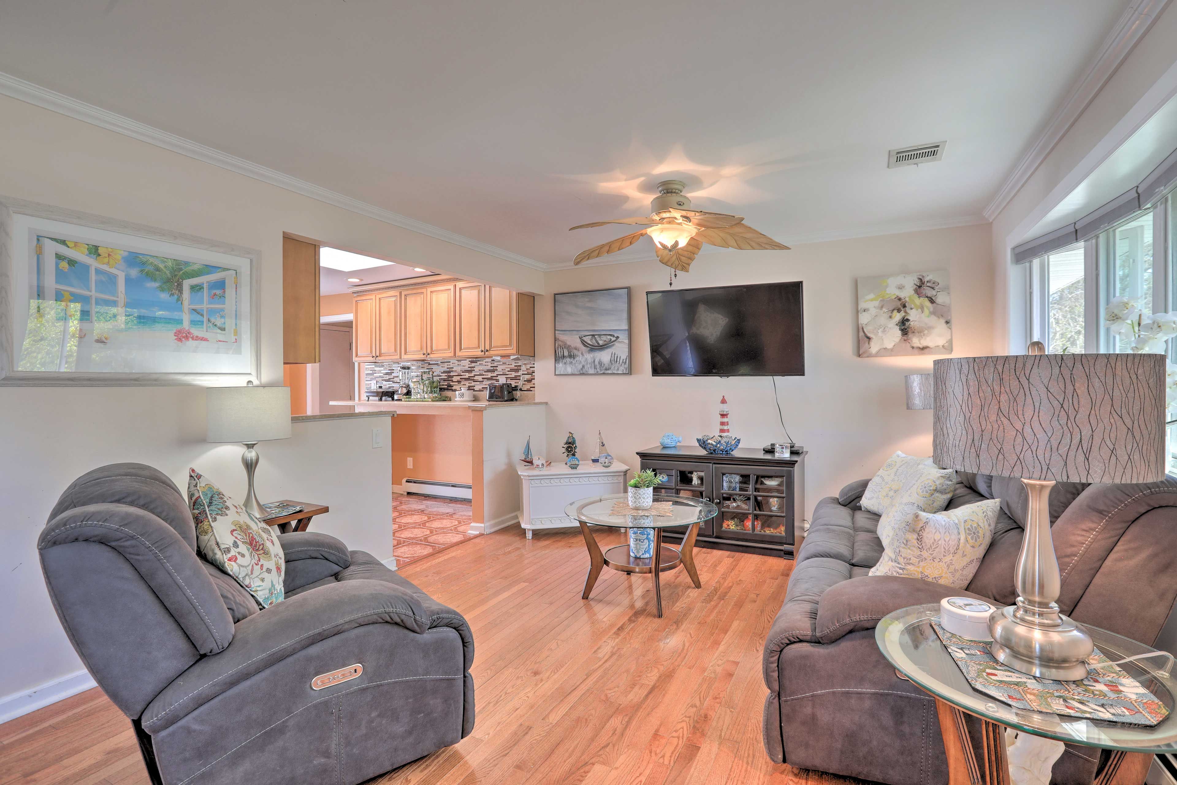 Brick Township Vacation Rental | 3BR | 1.5BA | 1,100 Sq Ft | Stairs Required