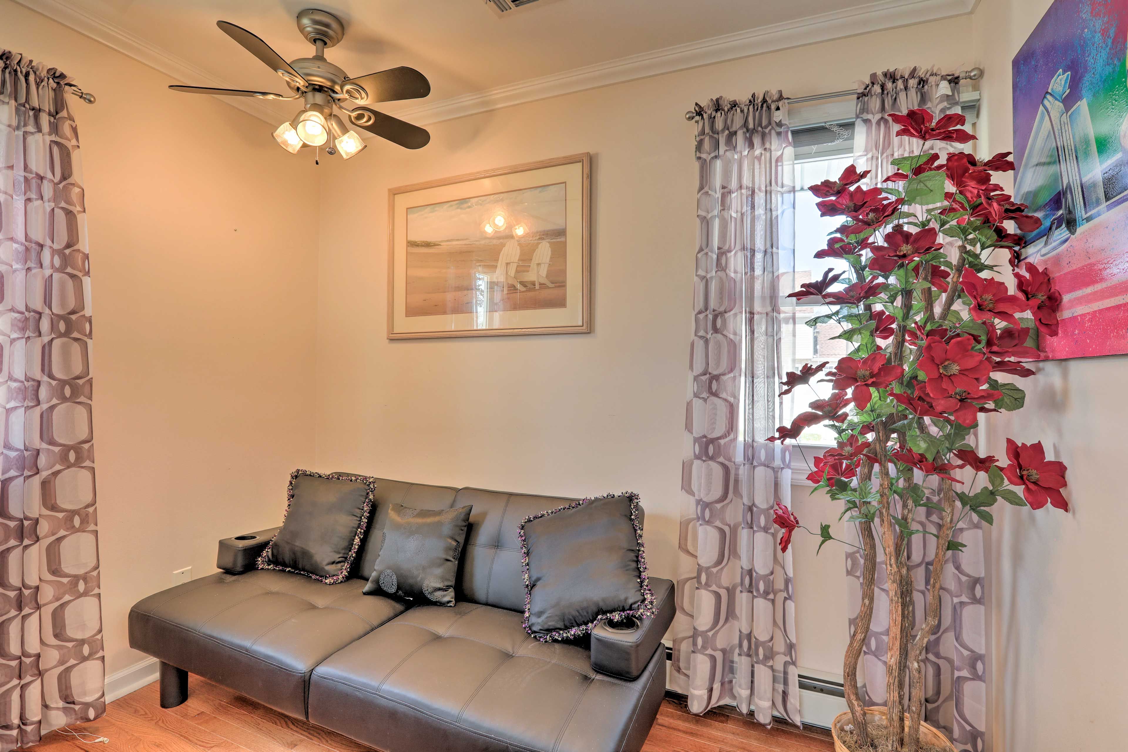 Bedroom 3 (Office)