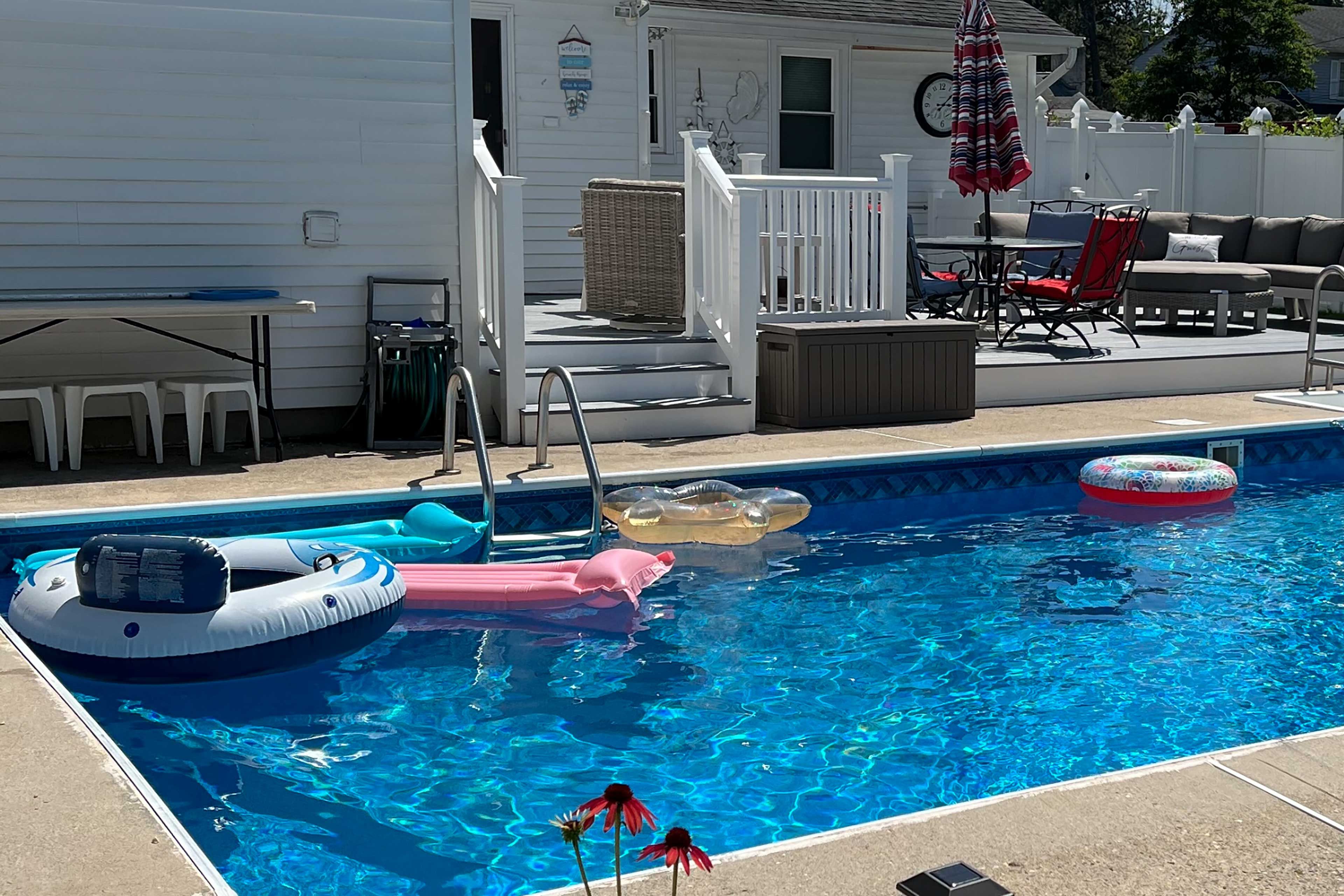 Private Pool (Depth 3' - 8')