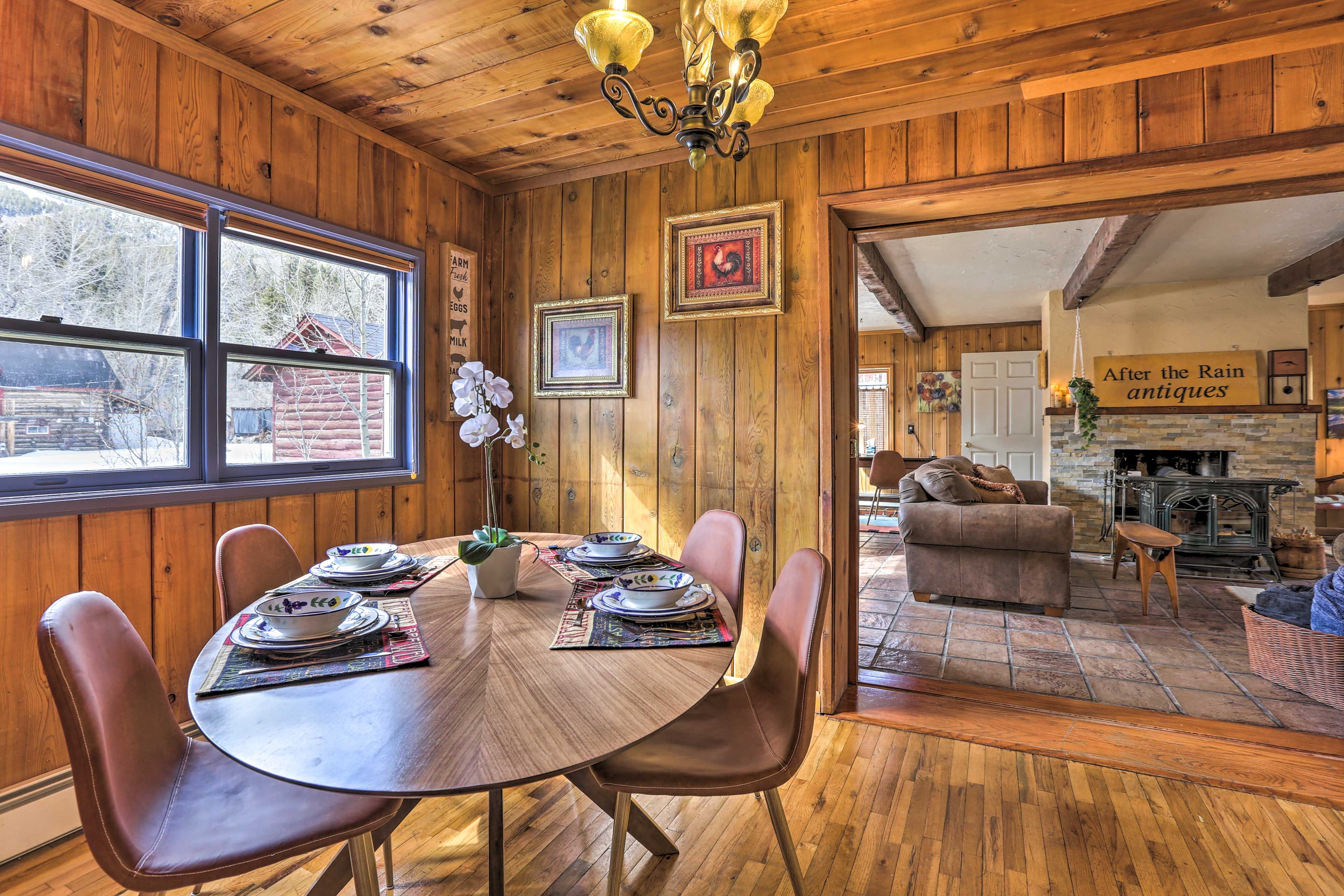 Dining Room | Dishware & Flatware Available