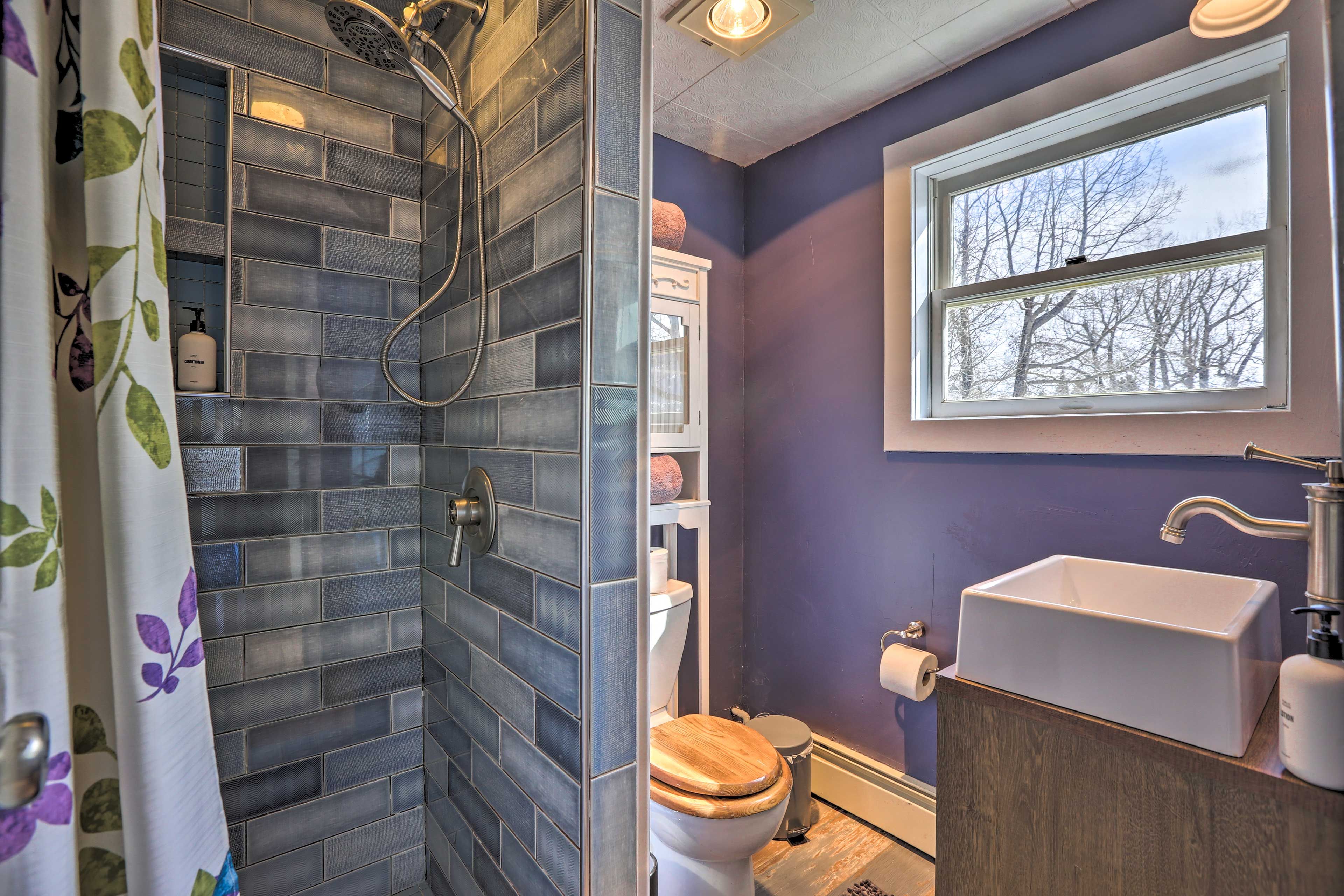 Full Bathroom