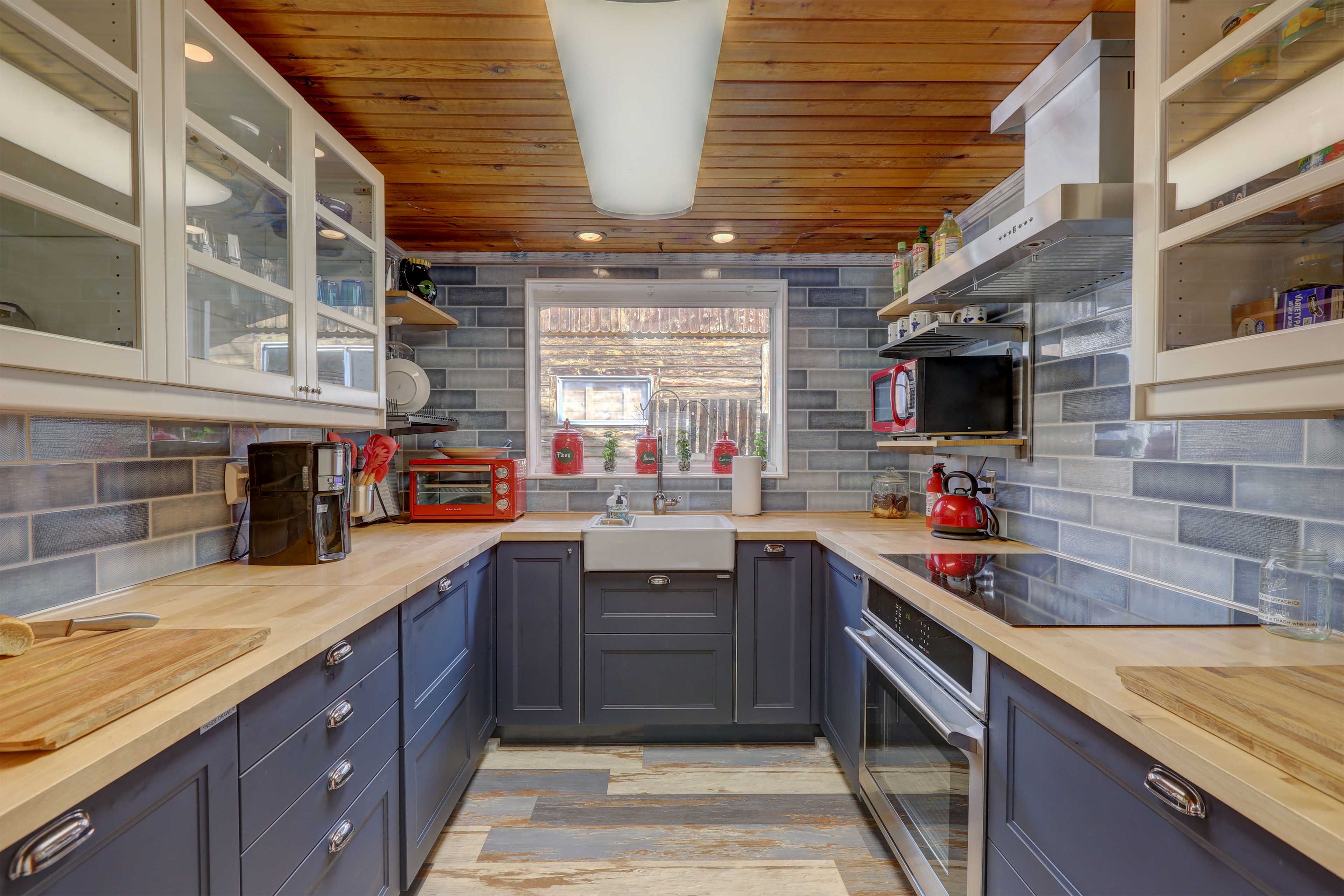Remodeled Kitchen | Fully Equipped | Induction Cooktop | Cooking Basics