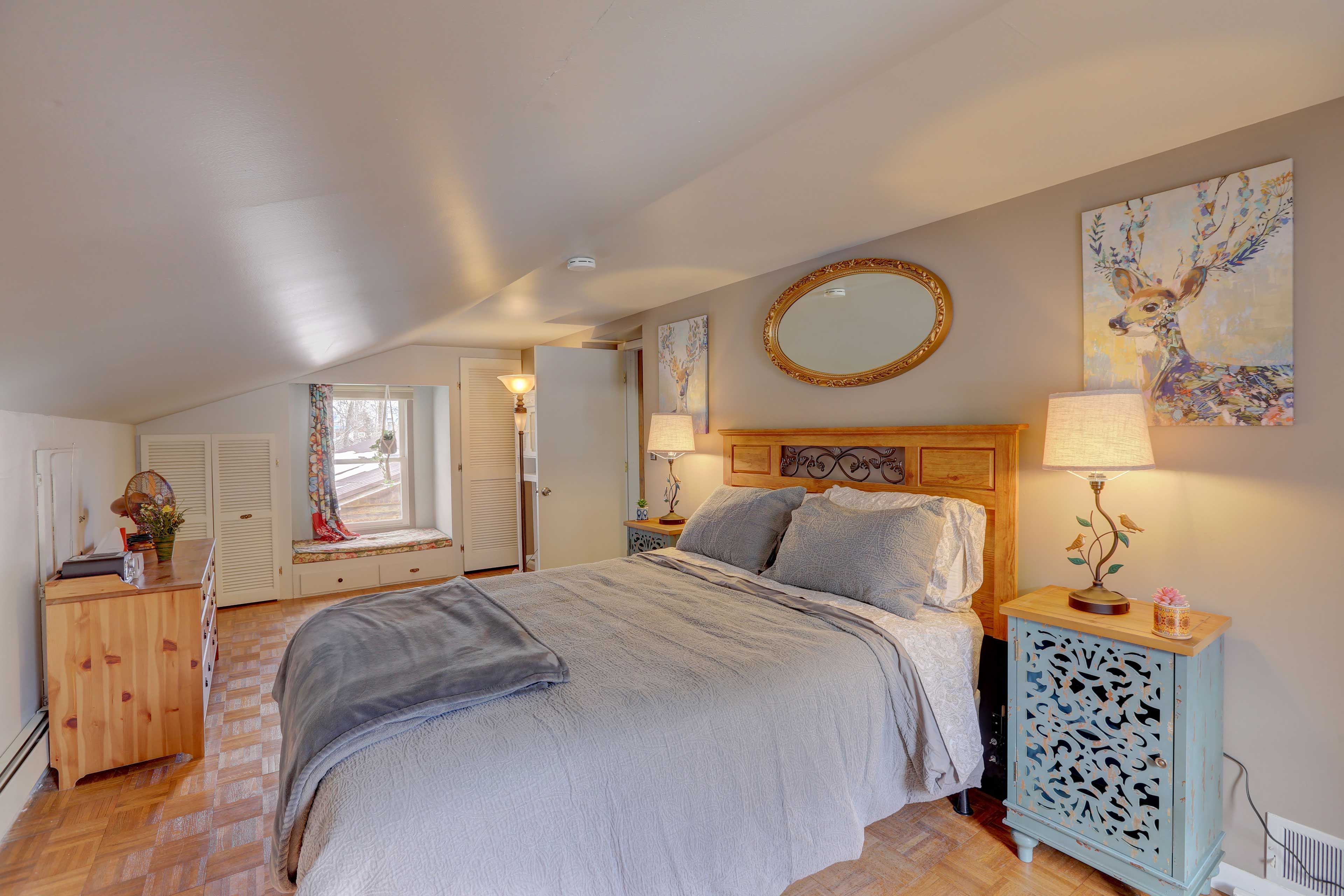Bedroom 2 | Queen Bed