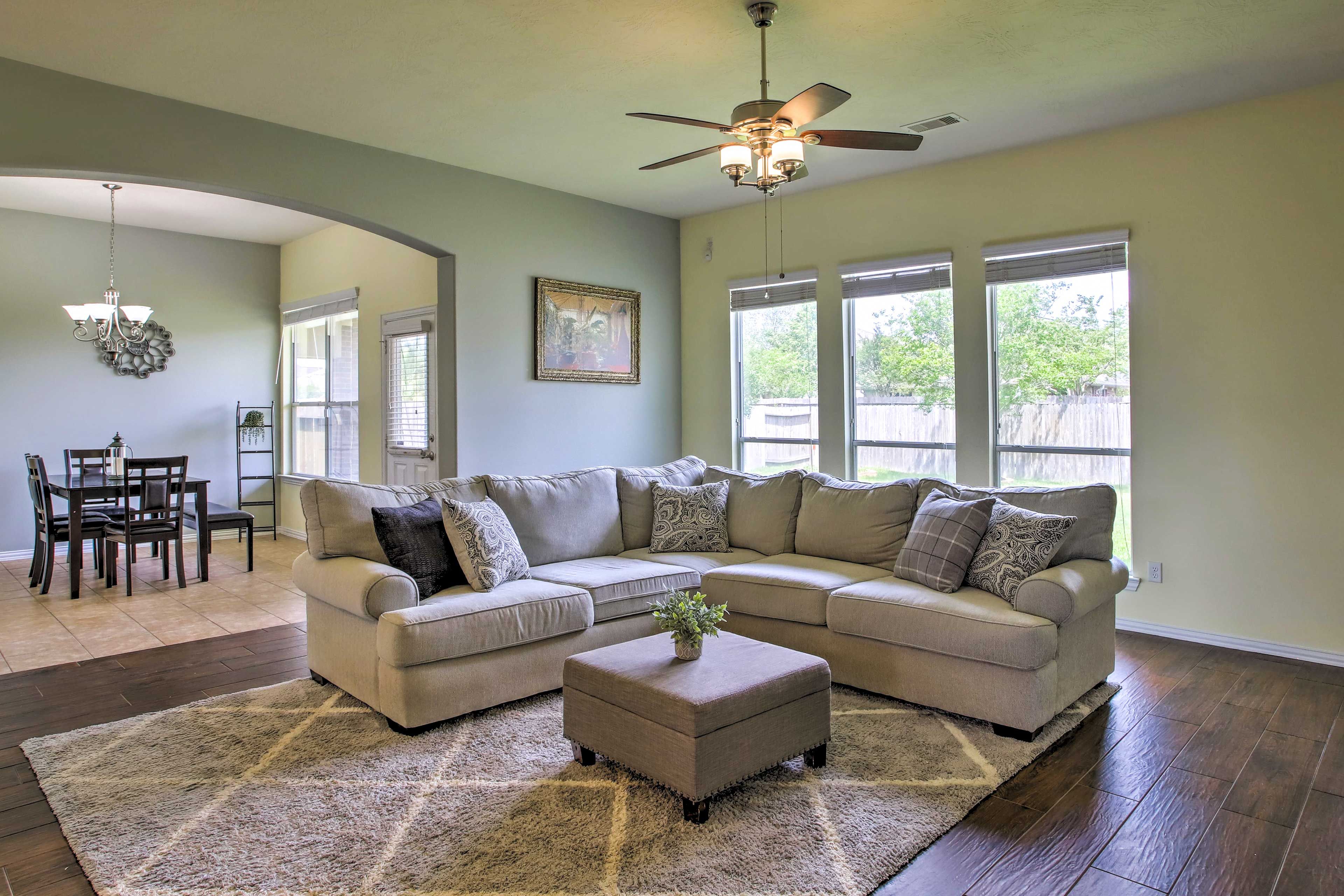Living Room | Sleeper Sofa