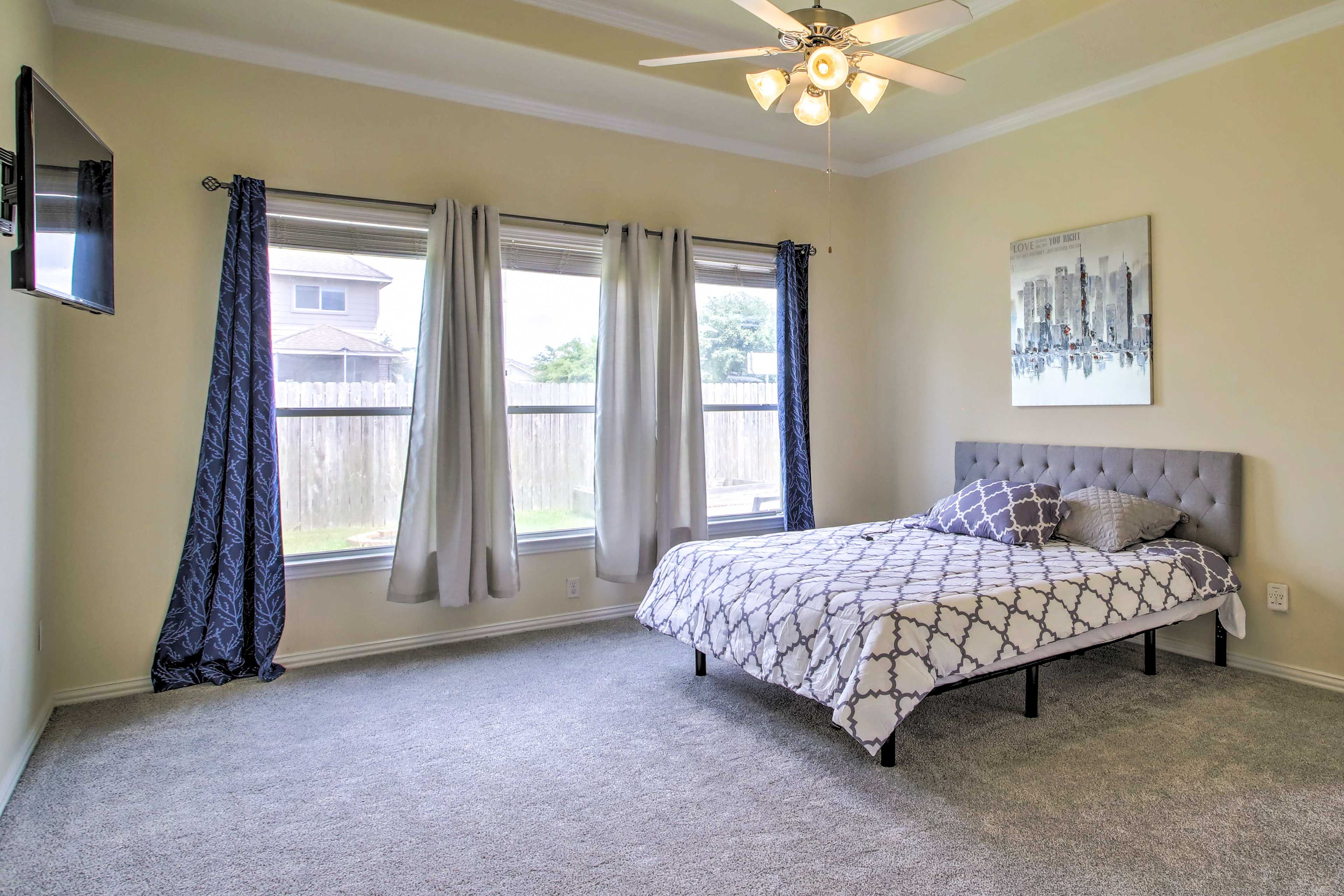 Bedroom 1 | King Bed