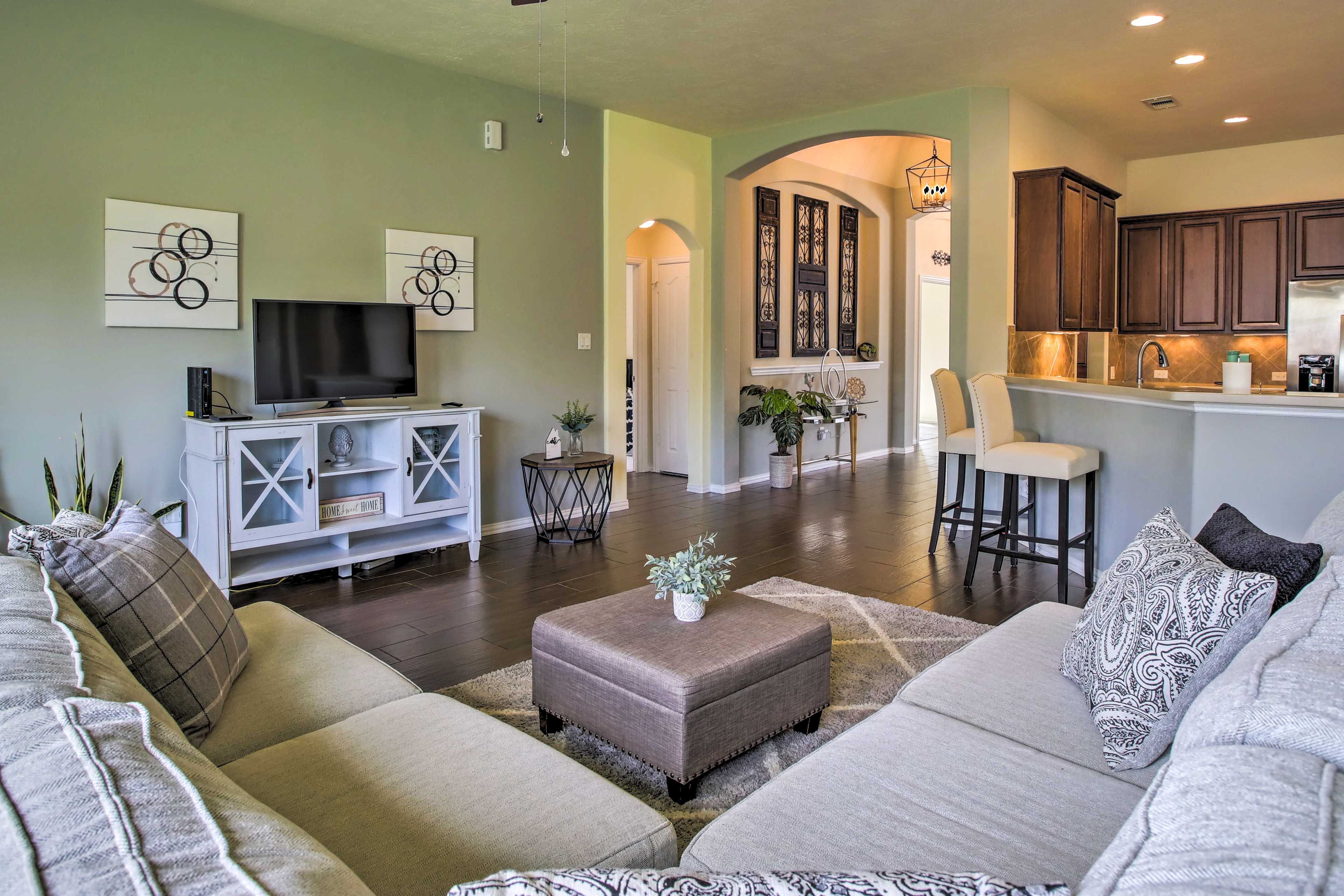 Spring Vacation Rental | 3BR | 2.5BA | 1 Entry Step | 2,625 Sq Ft
