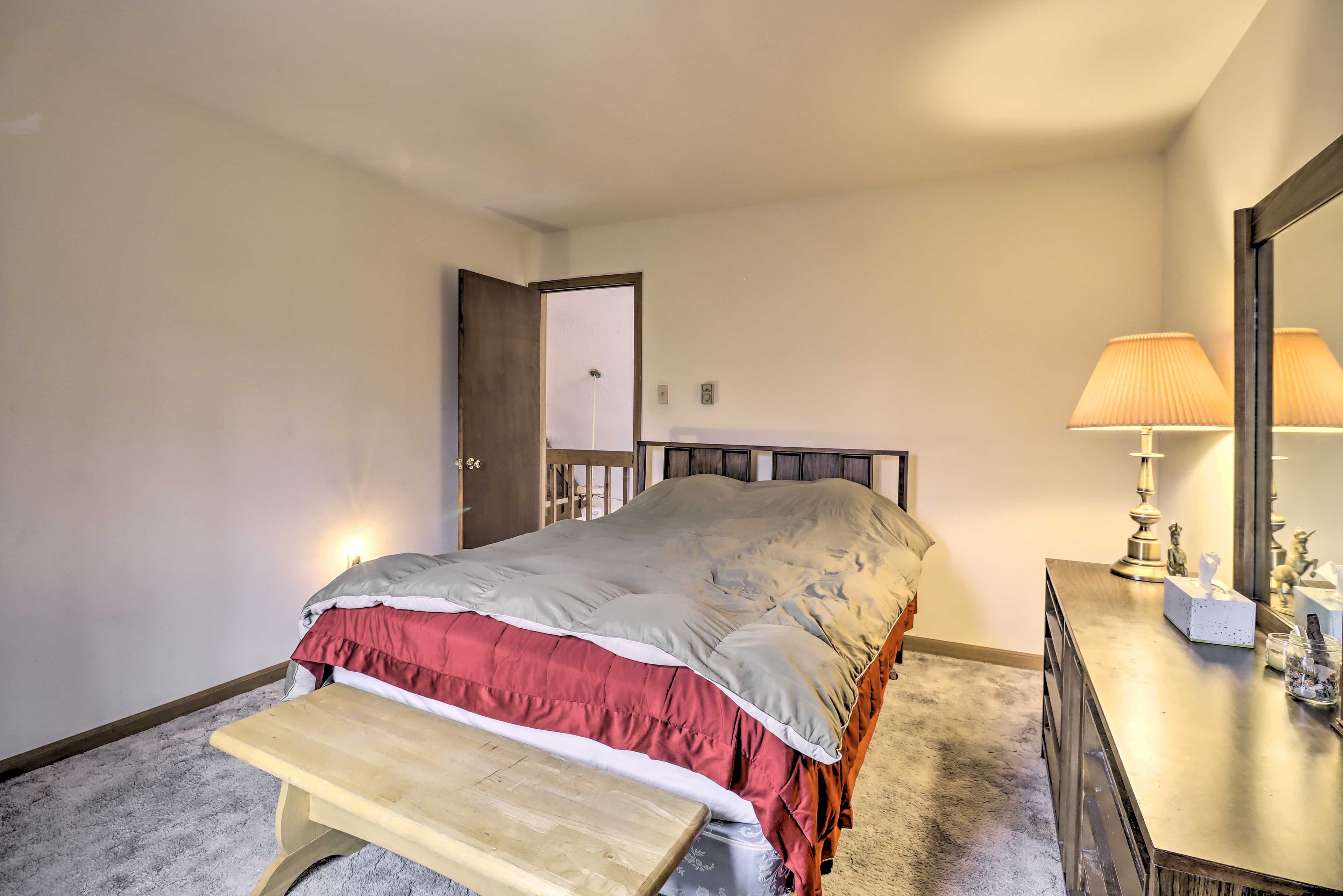 Bedroom 2 | Queen Bed | 2nd Floor