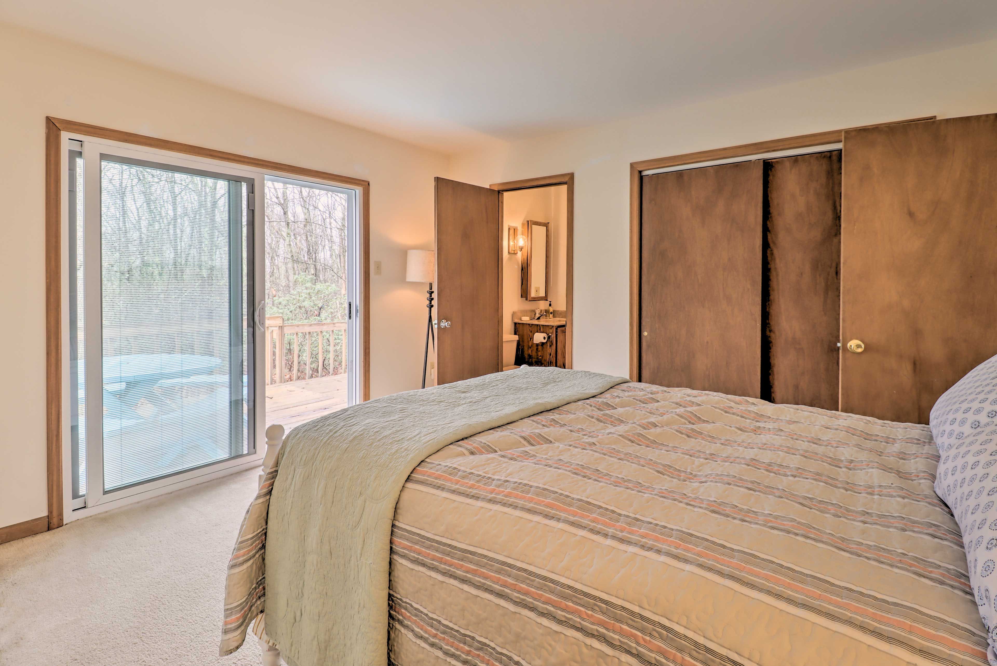 Bedroom 1 | Full Bed | 1st Floor | Deck Access | En-Suite Bathroom
