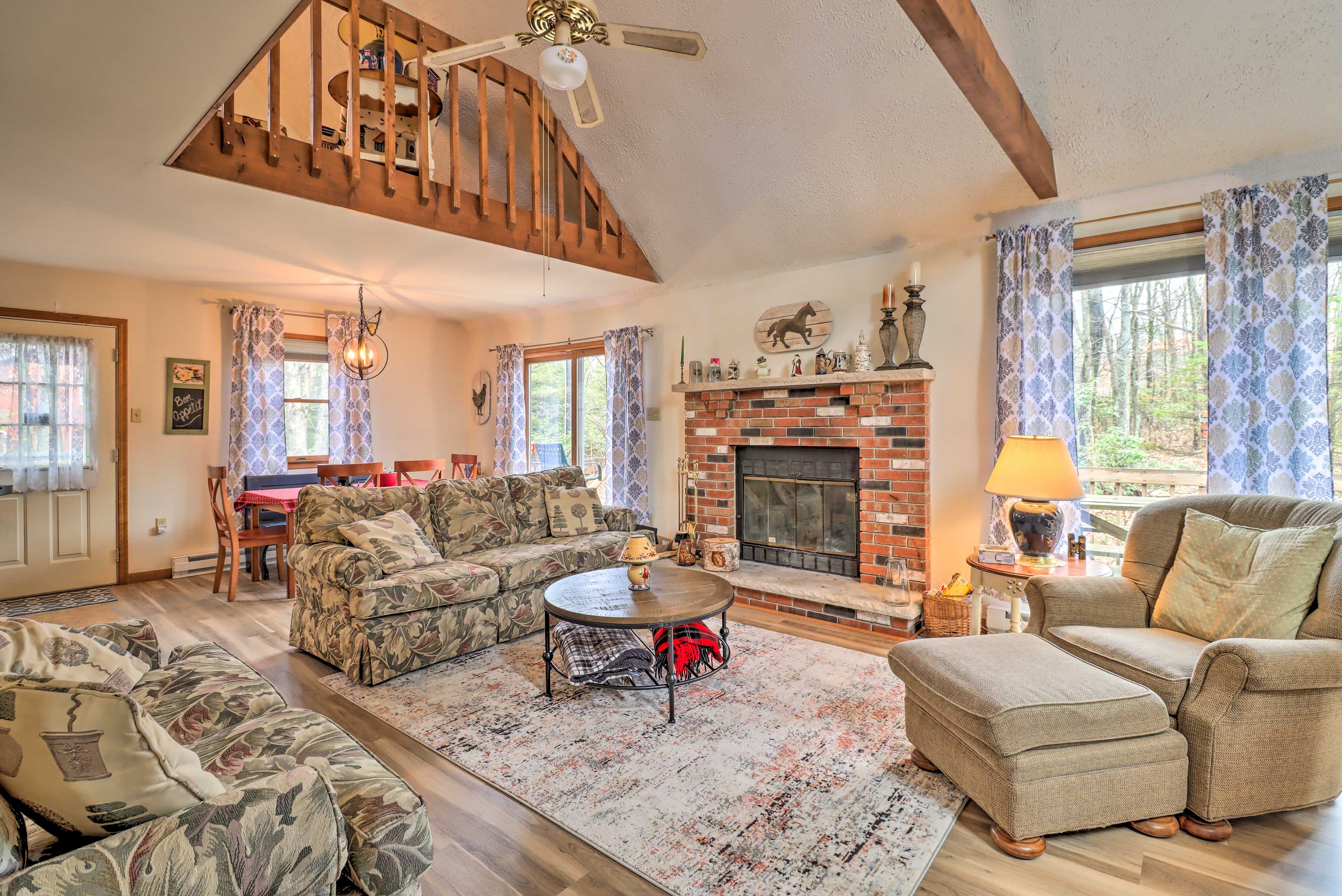 Jim Thorpe Vacation Rental | 3BR | 2BA | 1,400 Sq Ft | Stairs Required