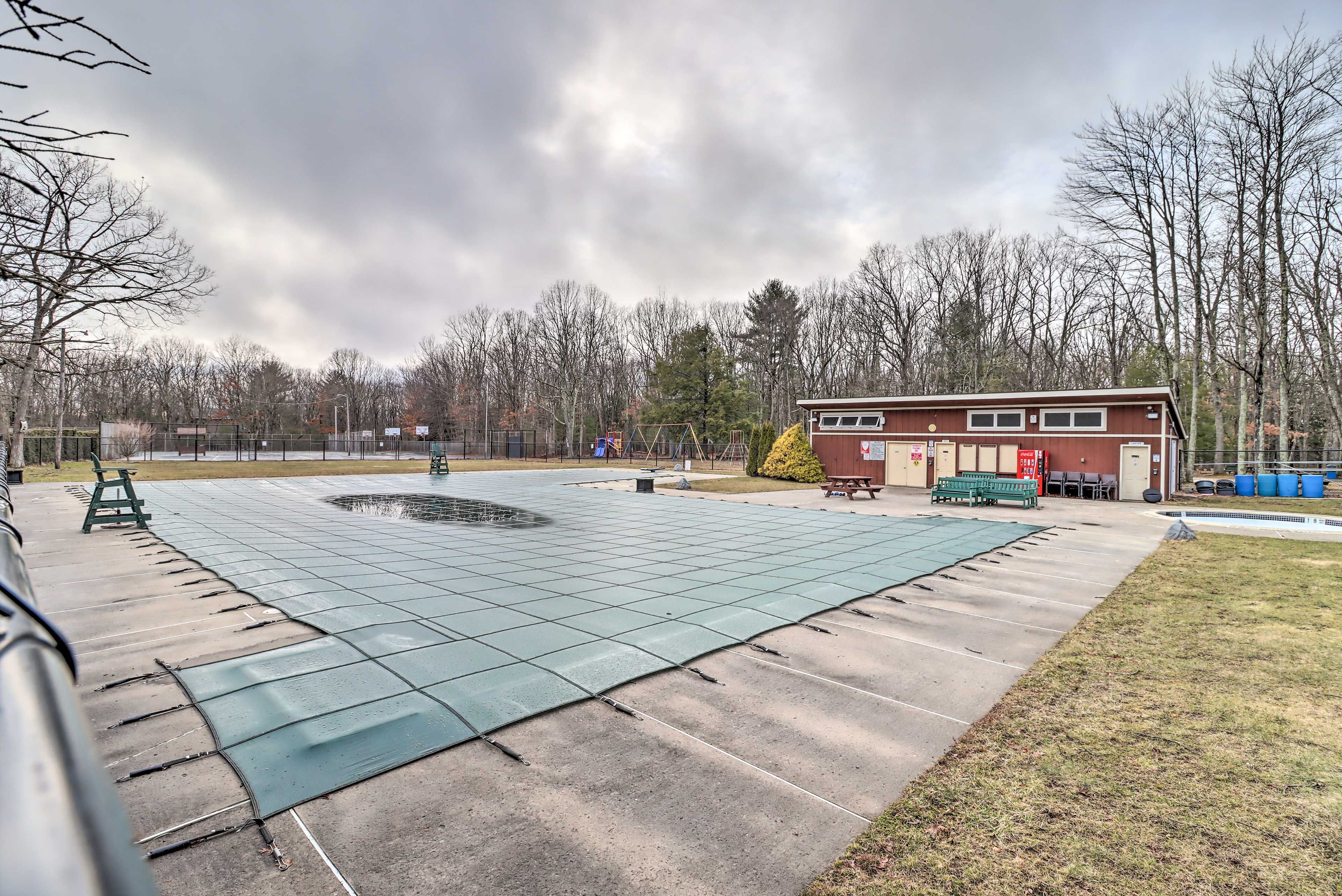 Outdoor Community Pool (Seasonal) | Basketball Court | Tennis Courts