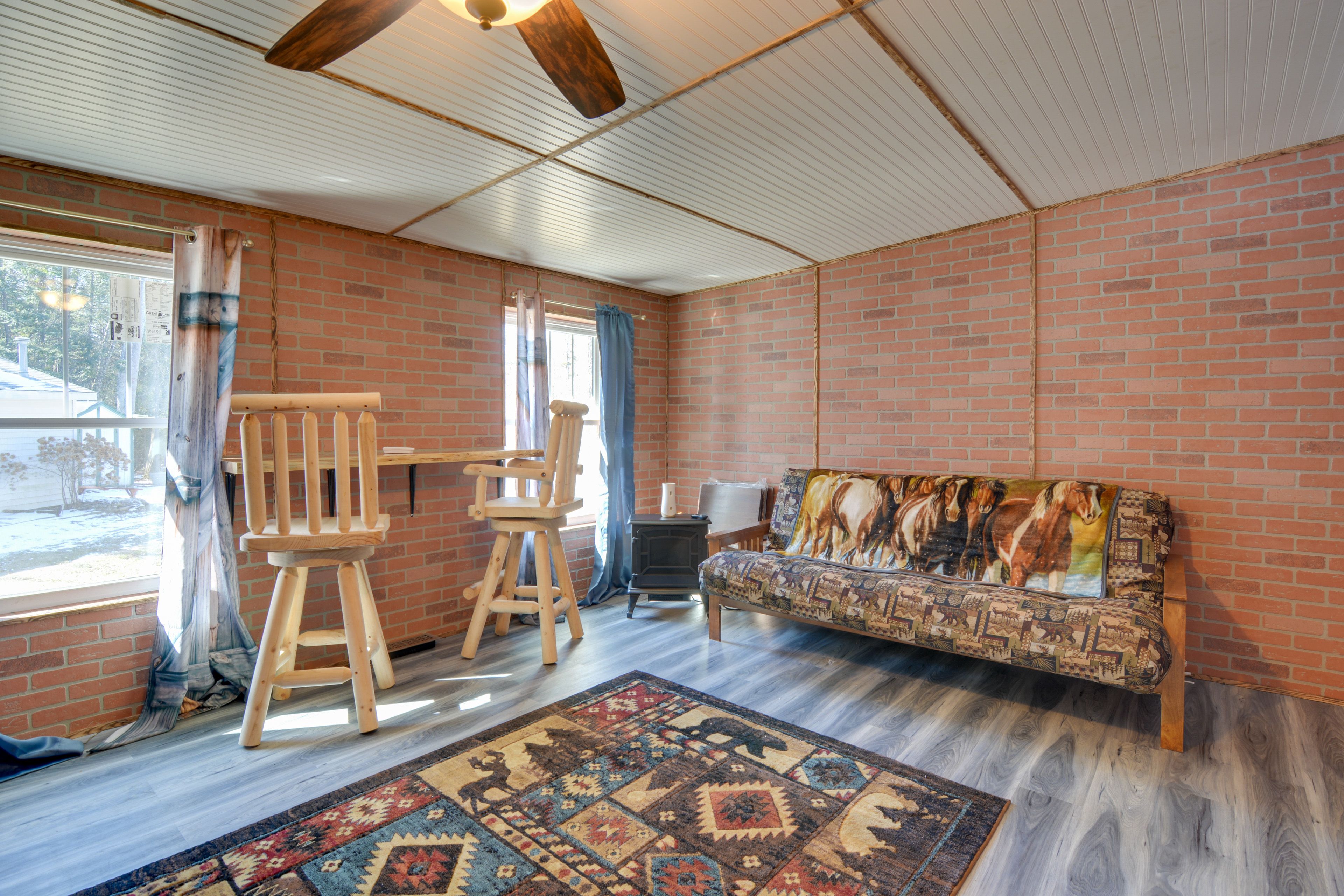 Family Room | Ping Pong Table | Pool Table