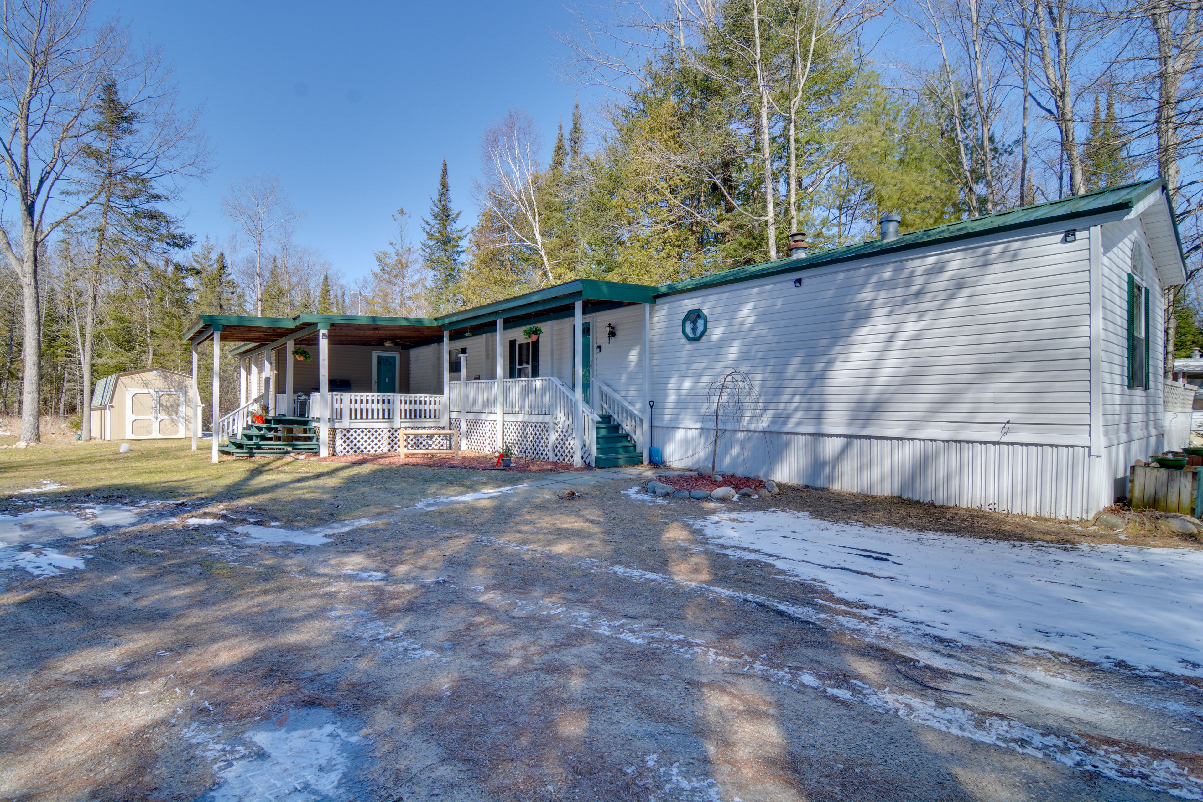 Parking | Driveway (4 Vehicles) | Boat/Trailer Parking Allowed