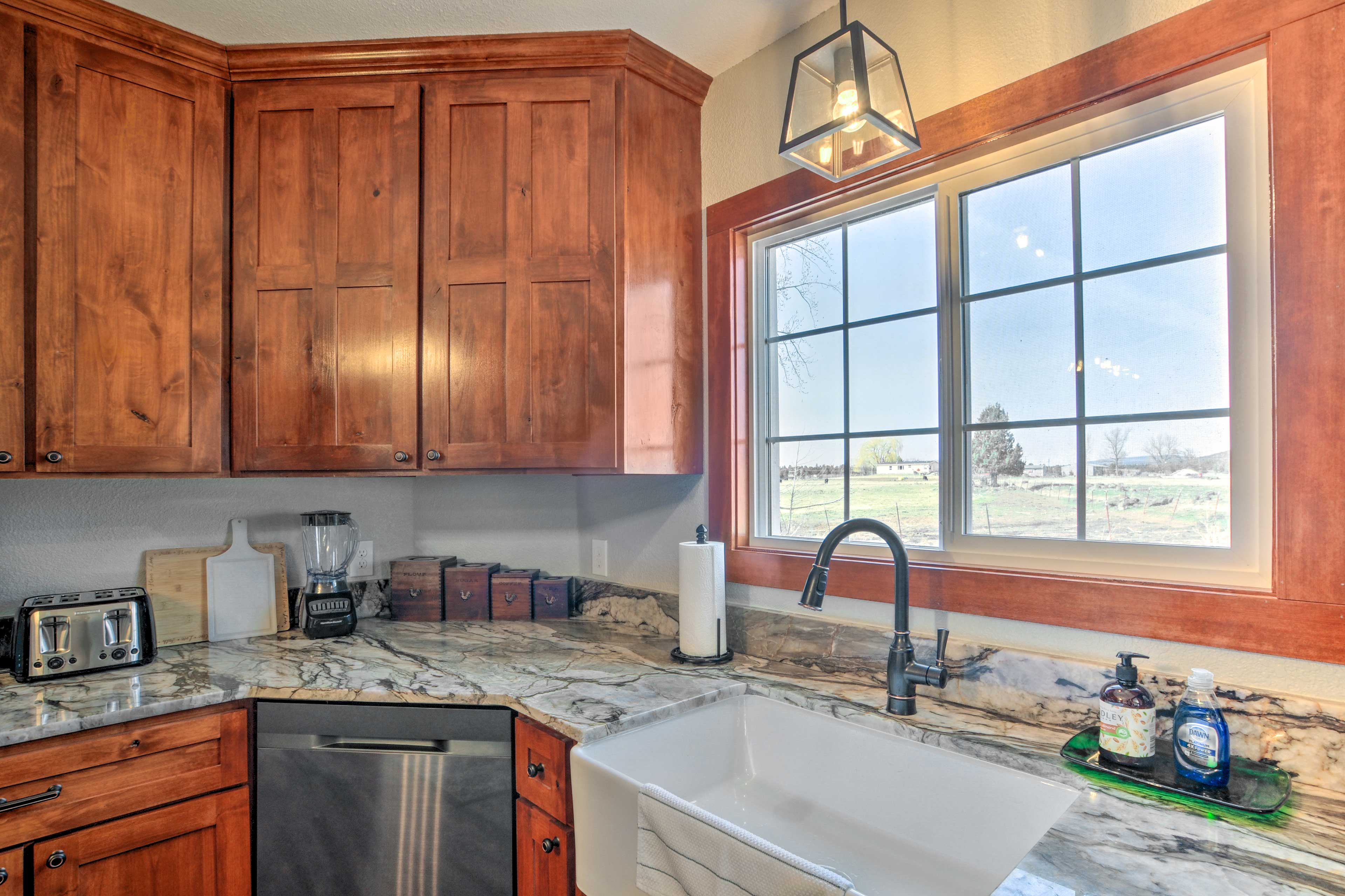 Kitchen | Dishware/Flatware