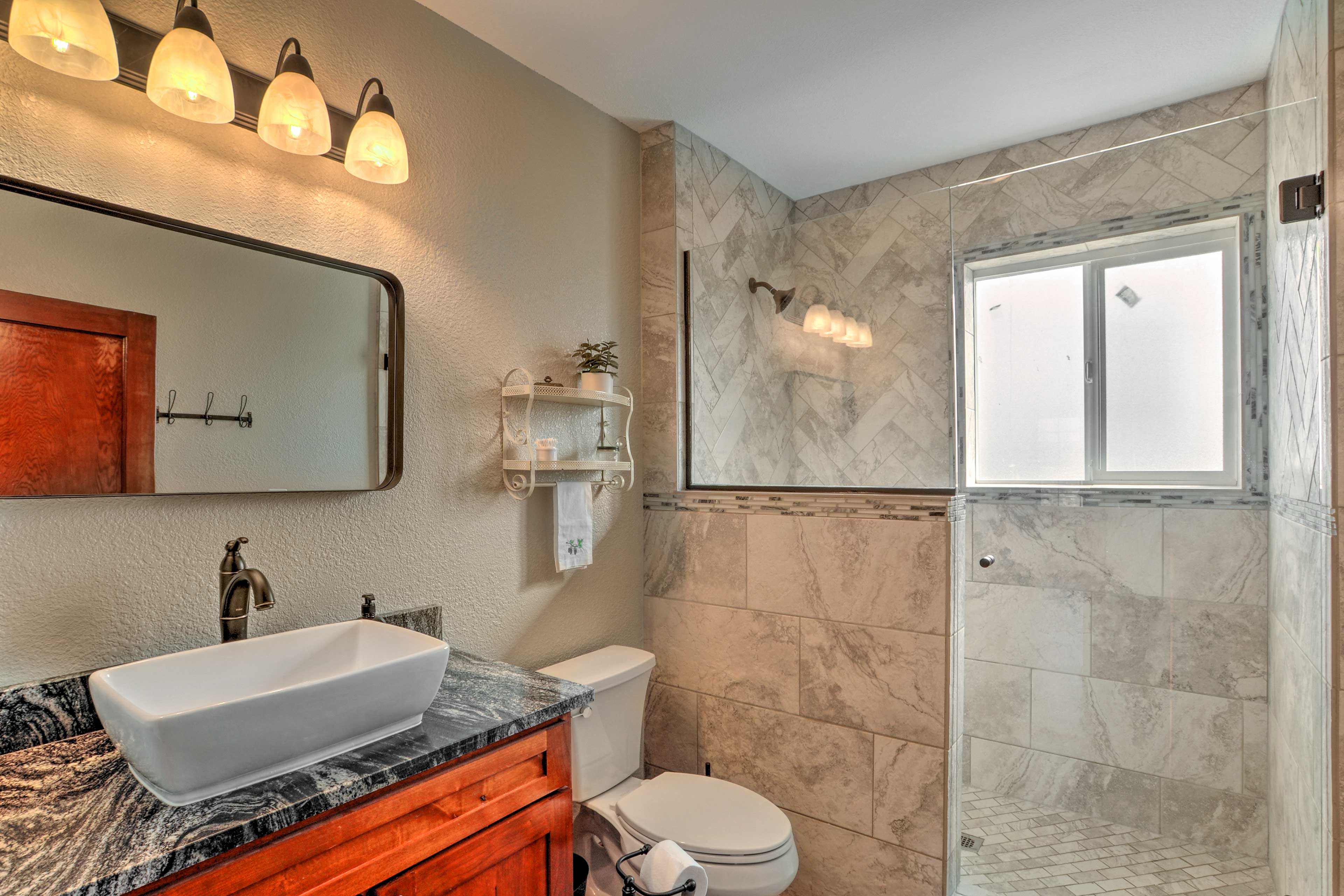 Bathroom | 1st Floor | Linens & Towels Provided