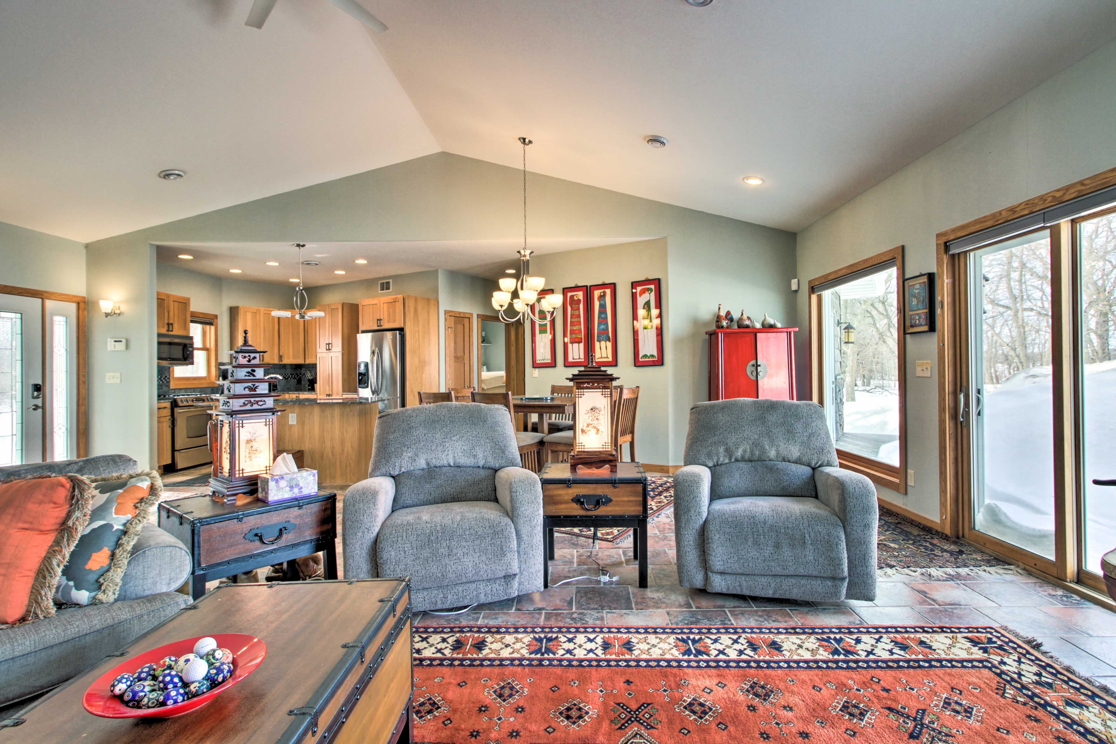 Living Room | Deck Access