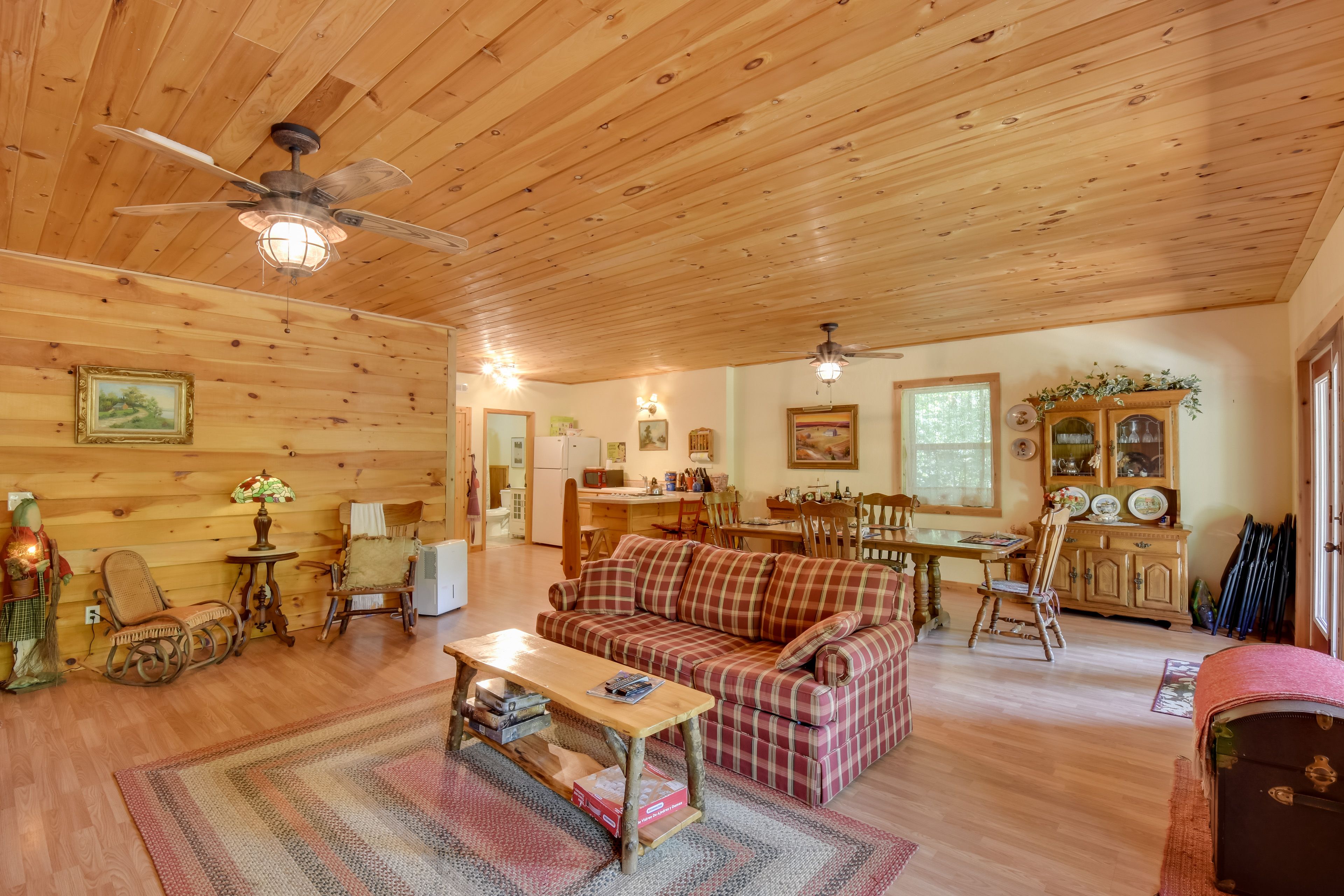 Living Area | Queen Sleeper Sofa | Free WiFi | Central Heat & A/C