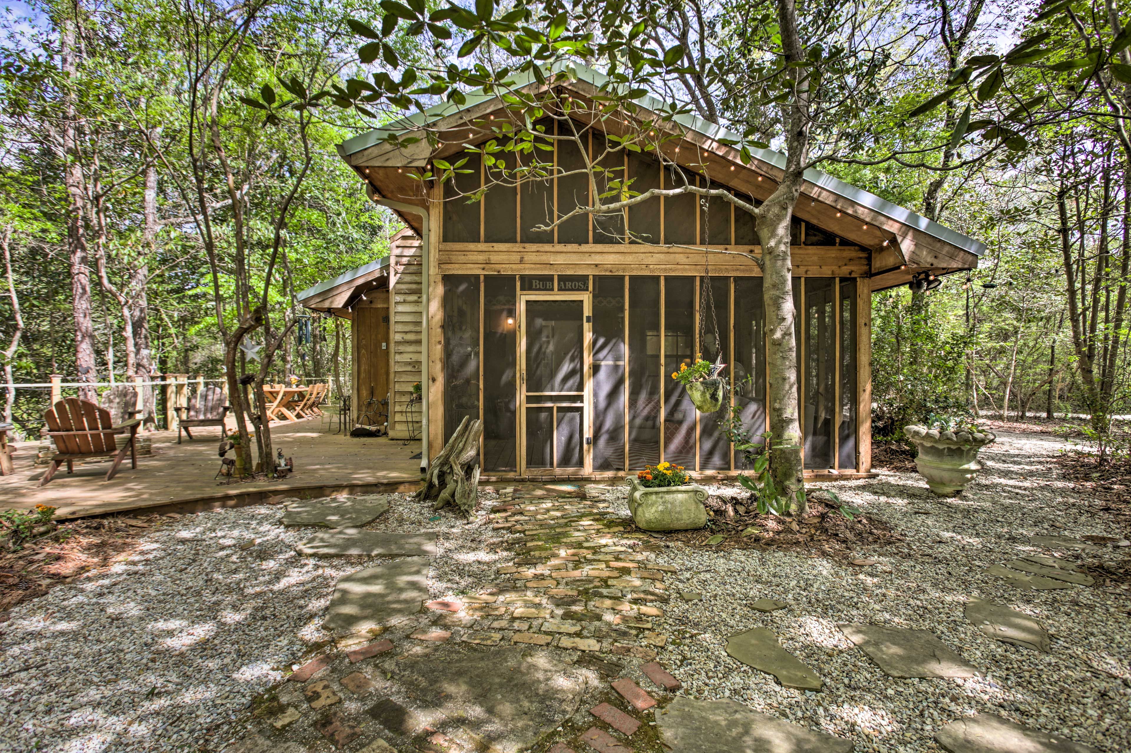 Cabin Exterior | Driveway Parking (2 Vehicles)