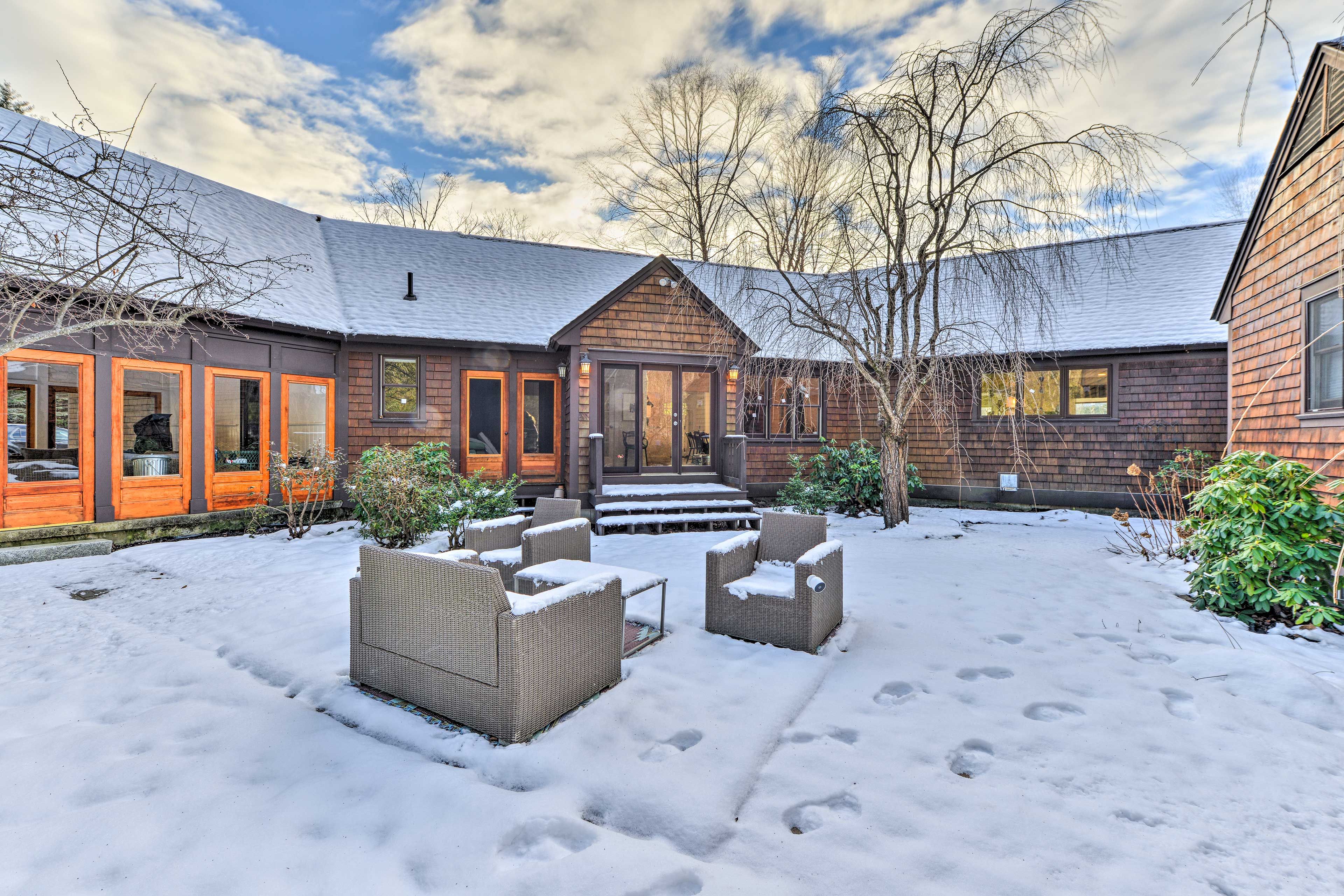 Patio | Fire Pit