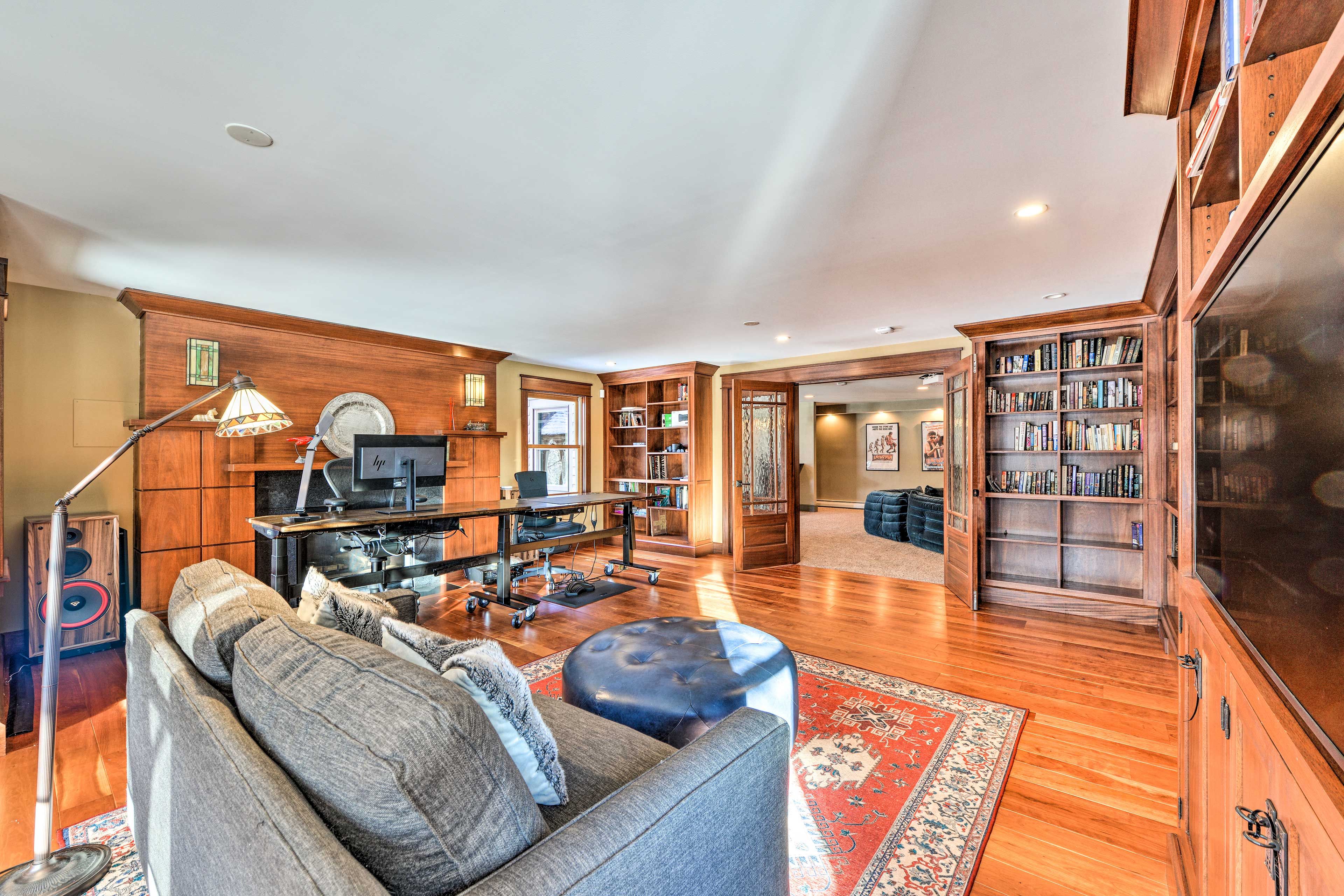 Library | Basement | Smart TV | Laptop-Friendly Workspace