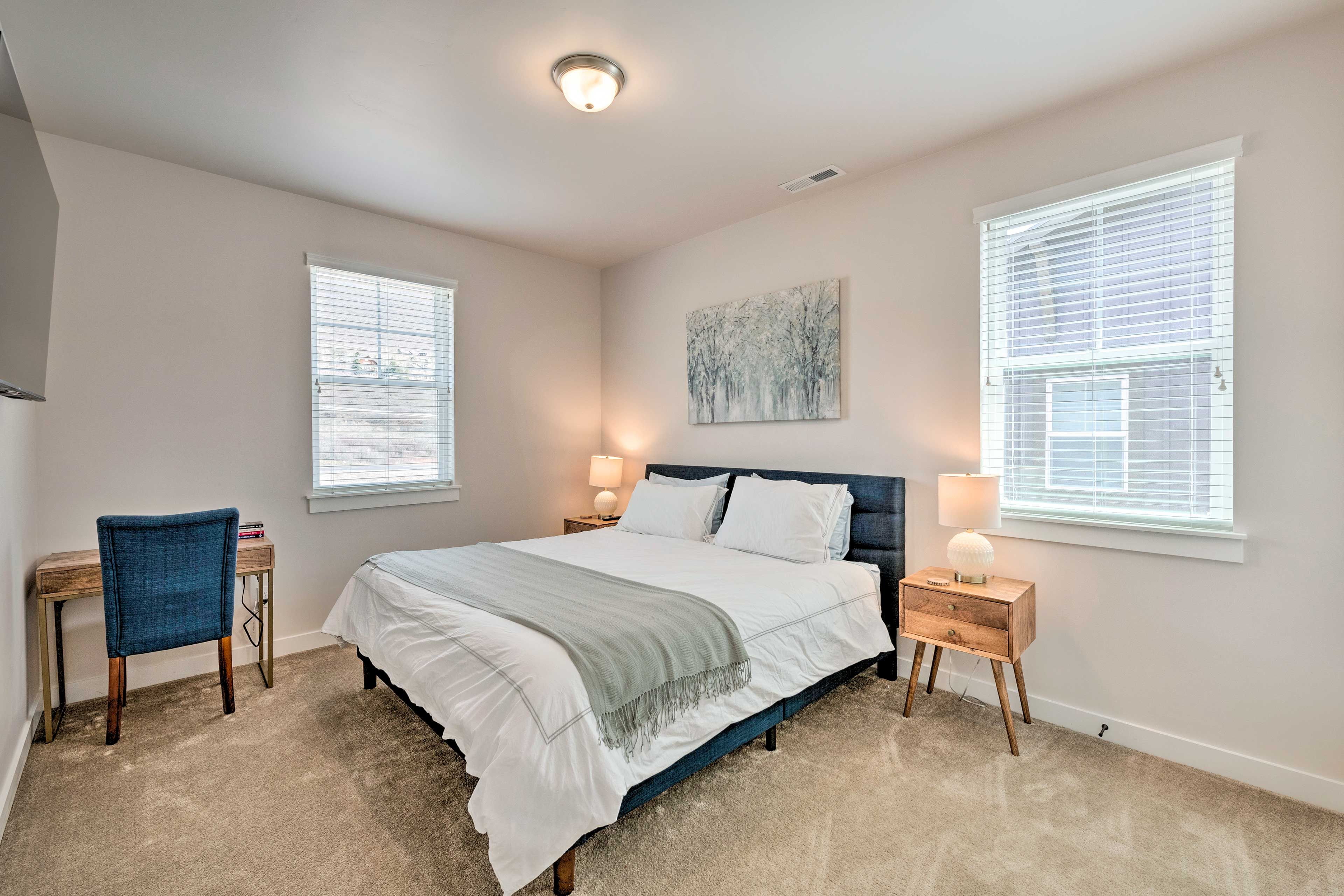 Bedroom 2 | King Bed | 3rd Floor