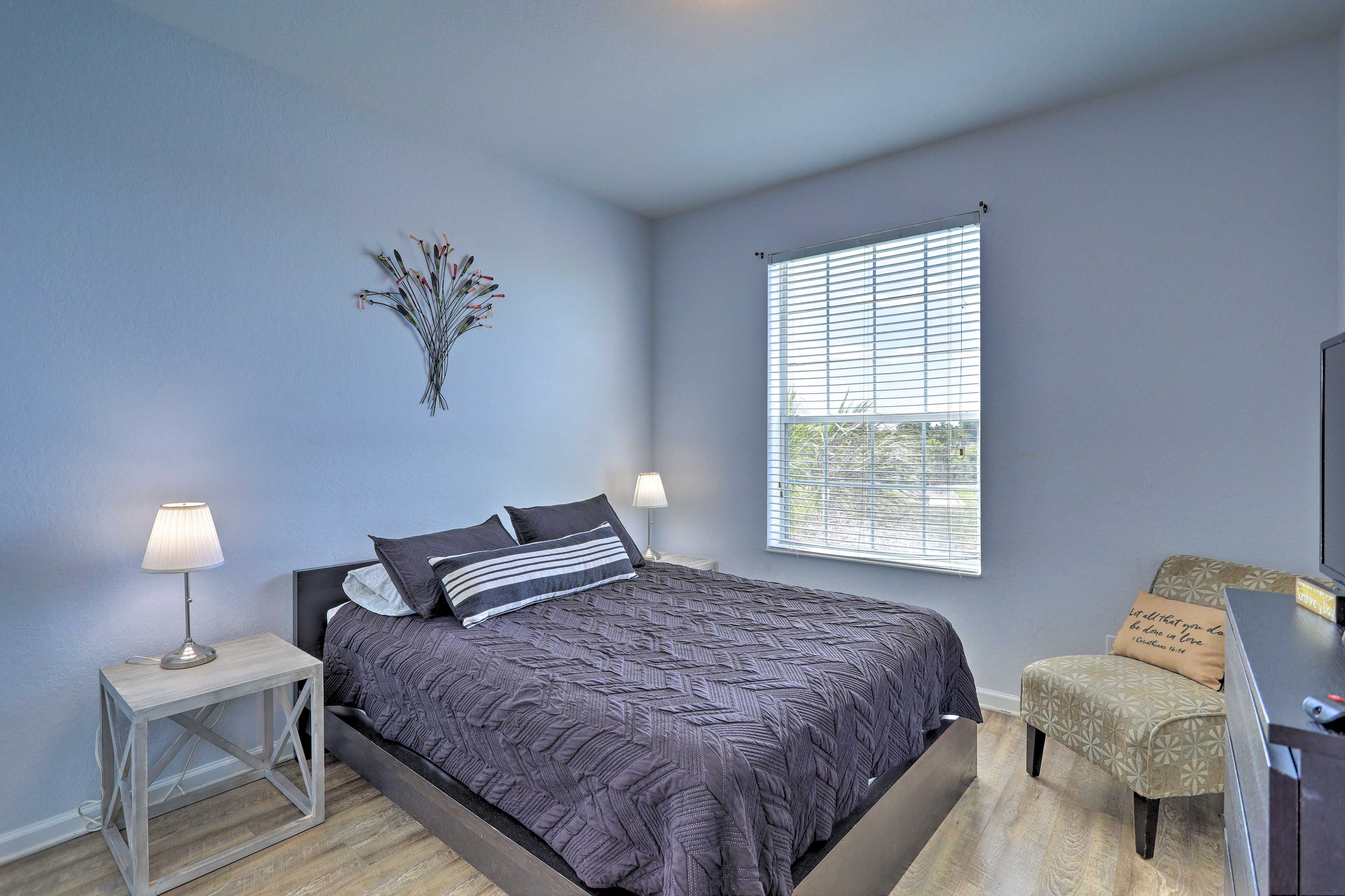 Bedroom 1 | King Bed