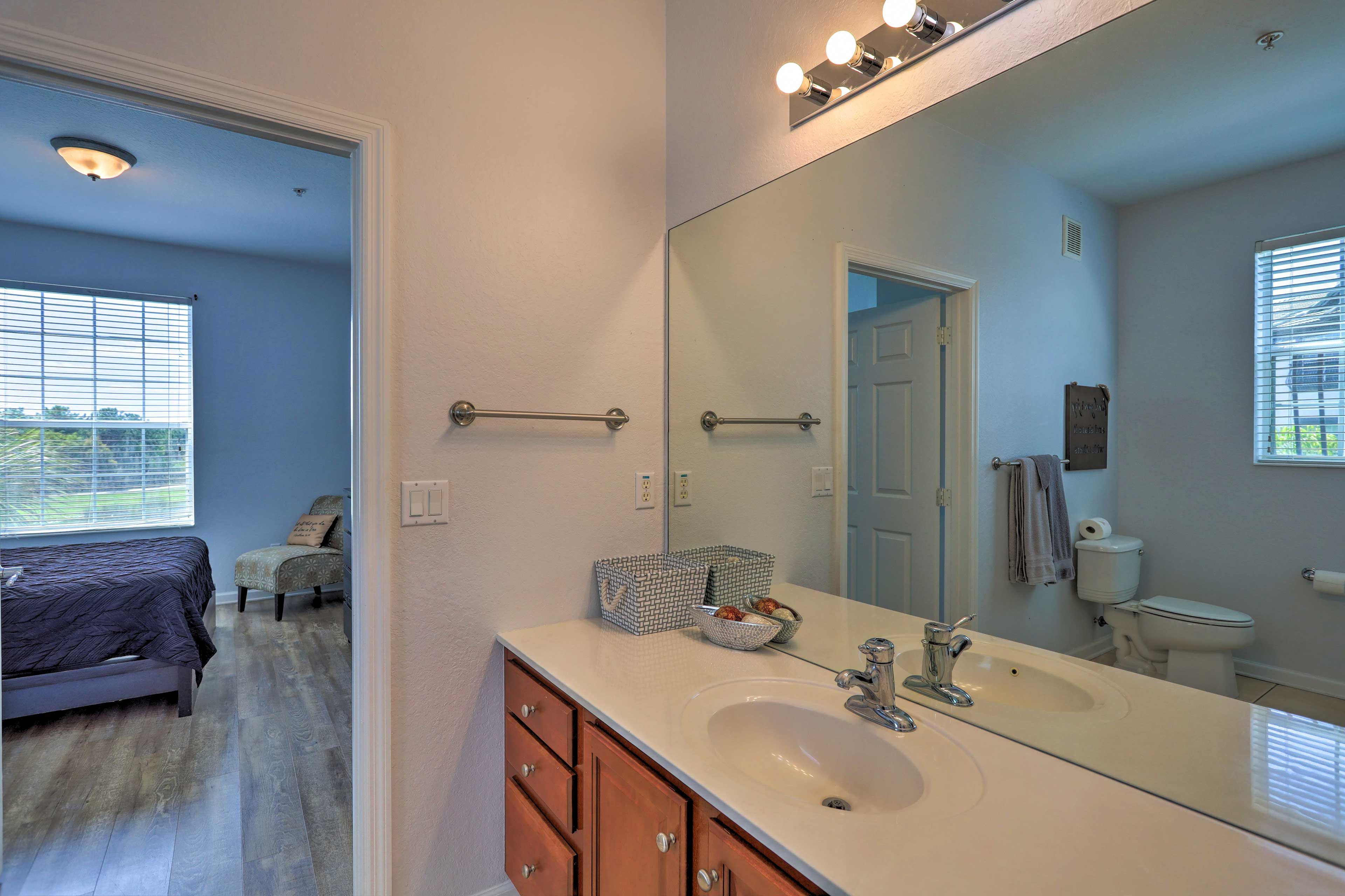 En-Suite Bathroom | Towels Provided