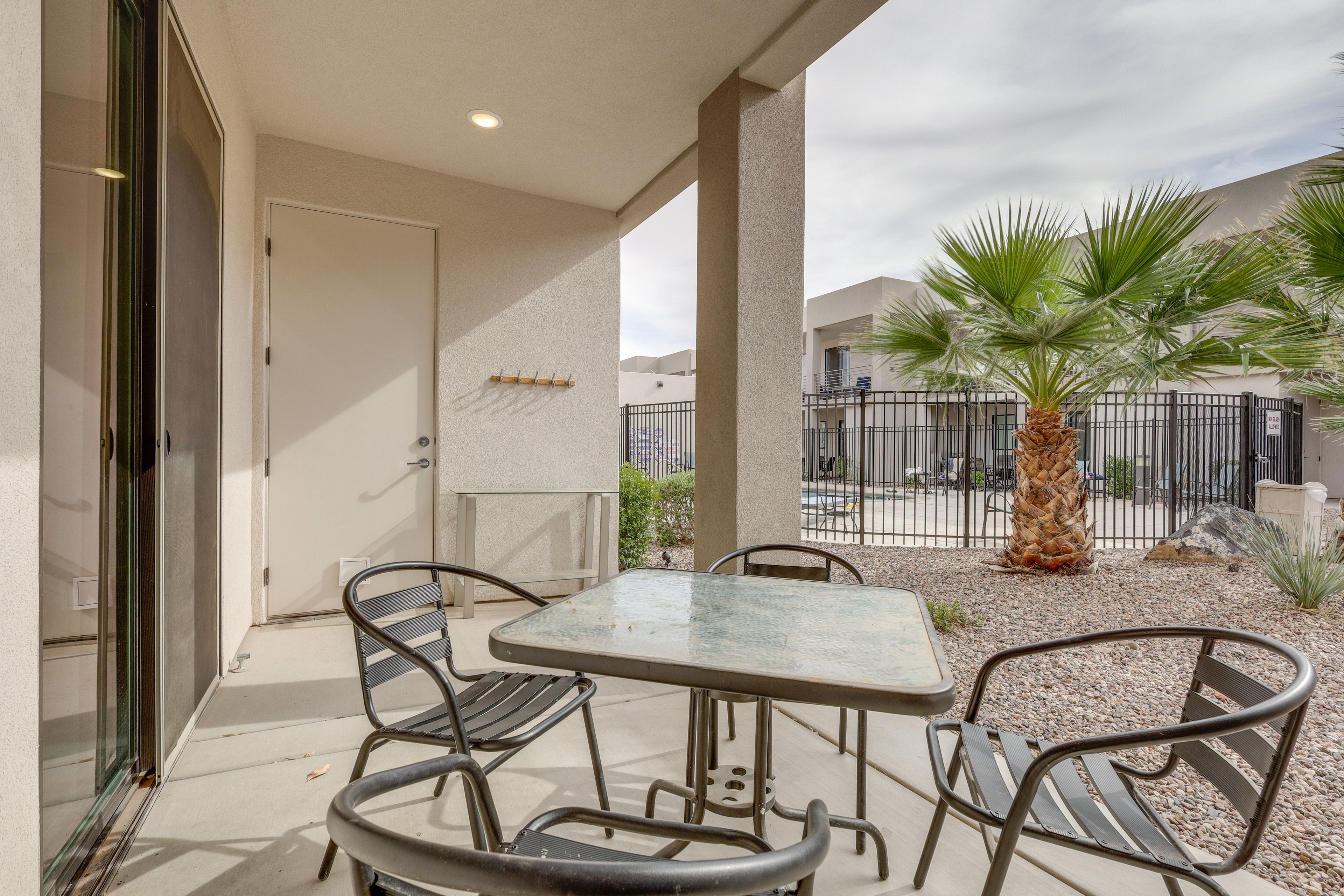 Covered Patio | Gas Grill