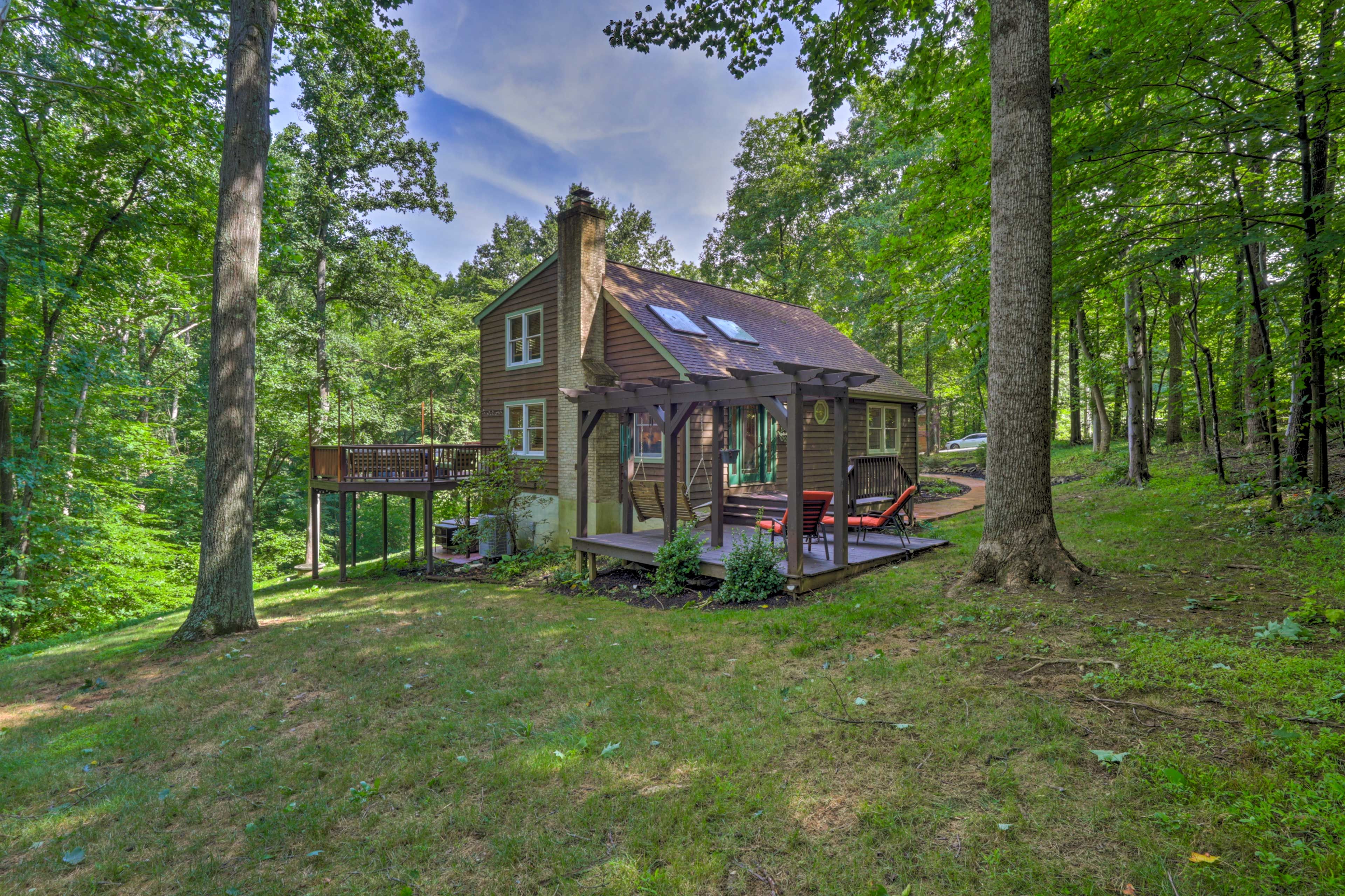 Leesburg Vacation Rental | 4BR | 3BA | Stairs Required | 2,424 Sq Ft