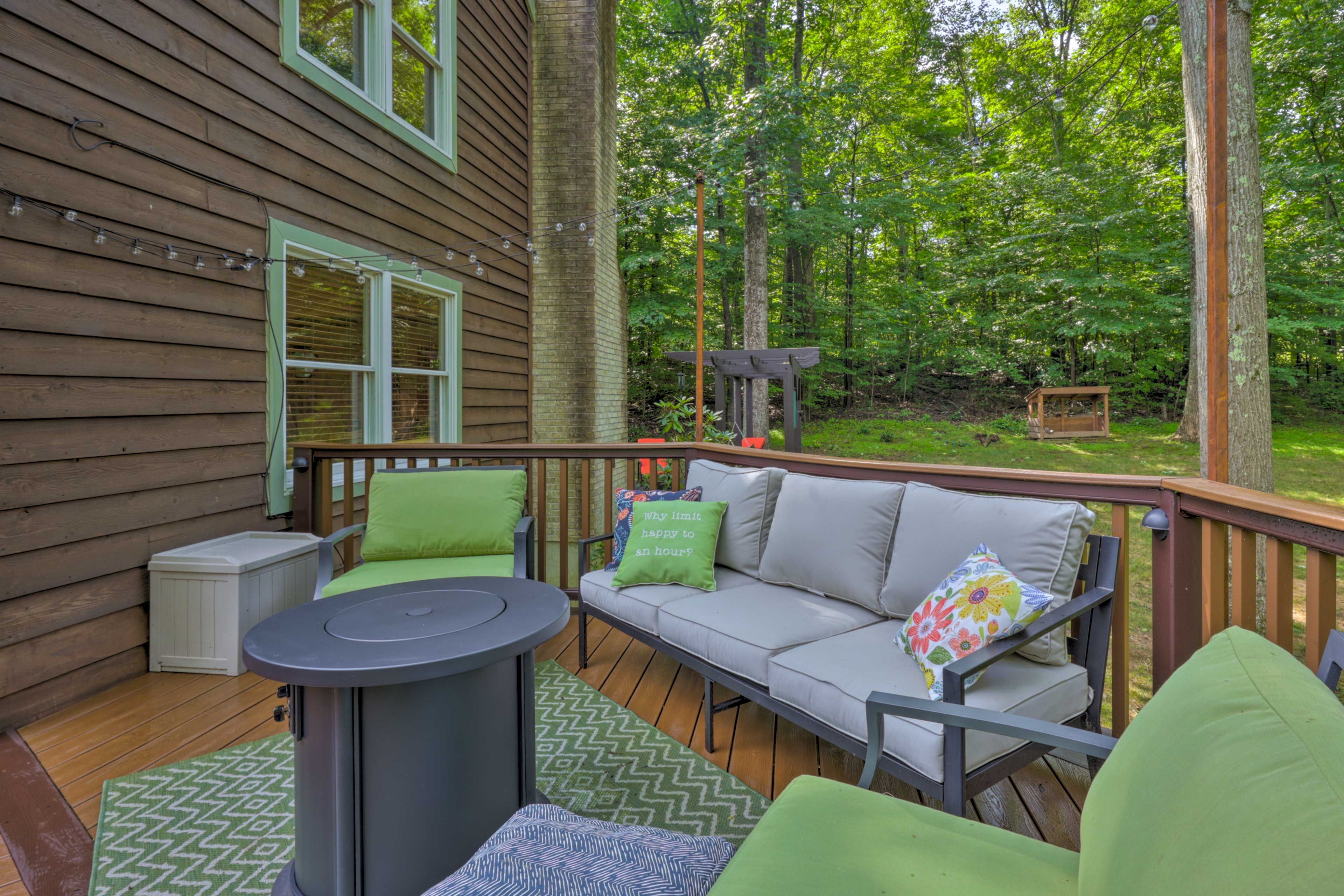 Private Deck | Outdoor Dining Area