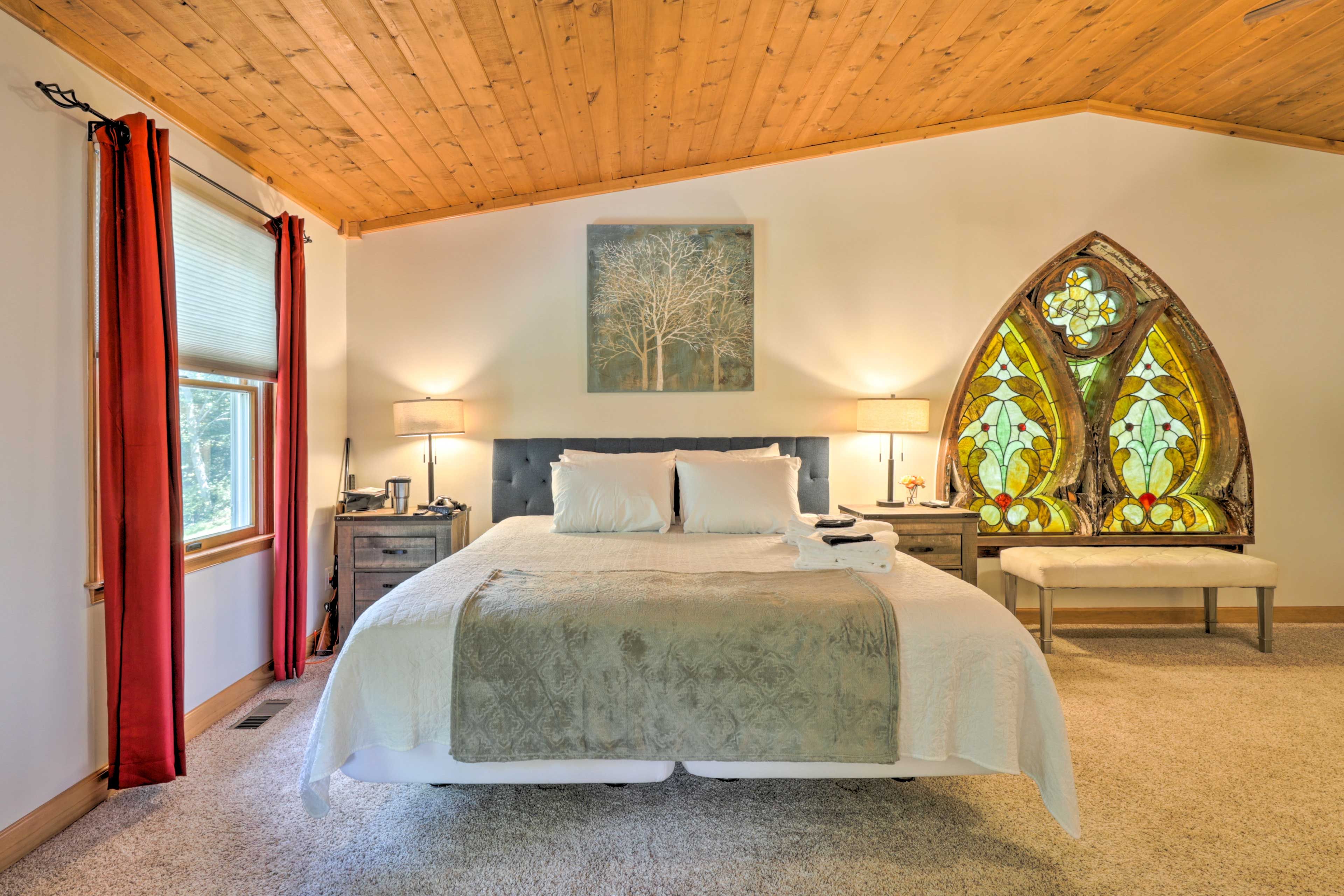 Bedroom 1 | King Bed